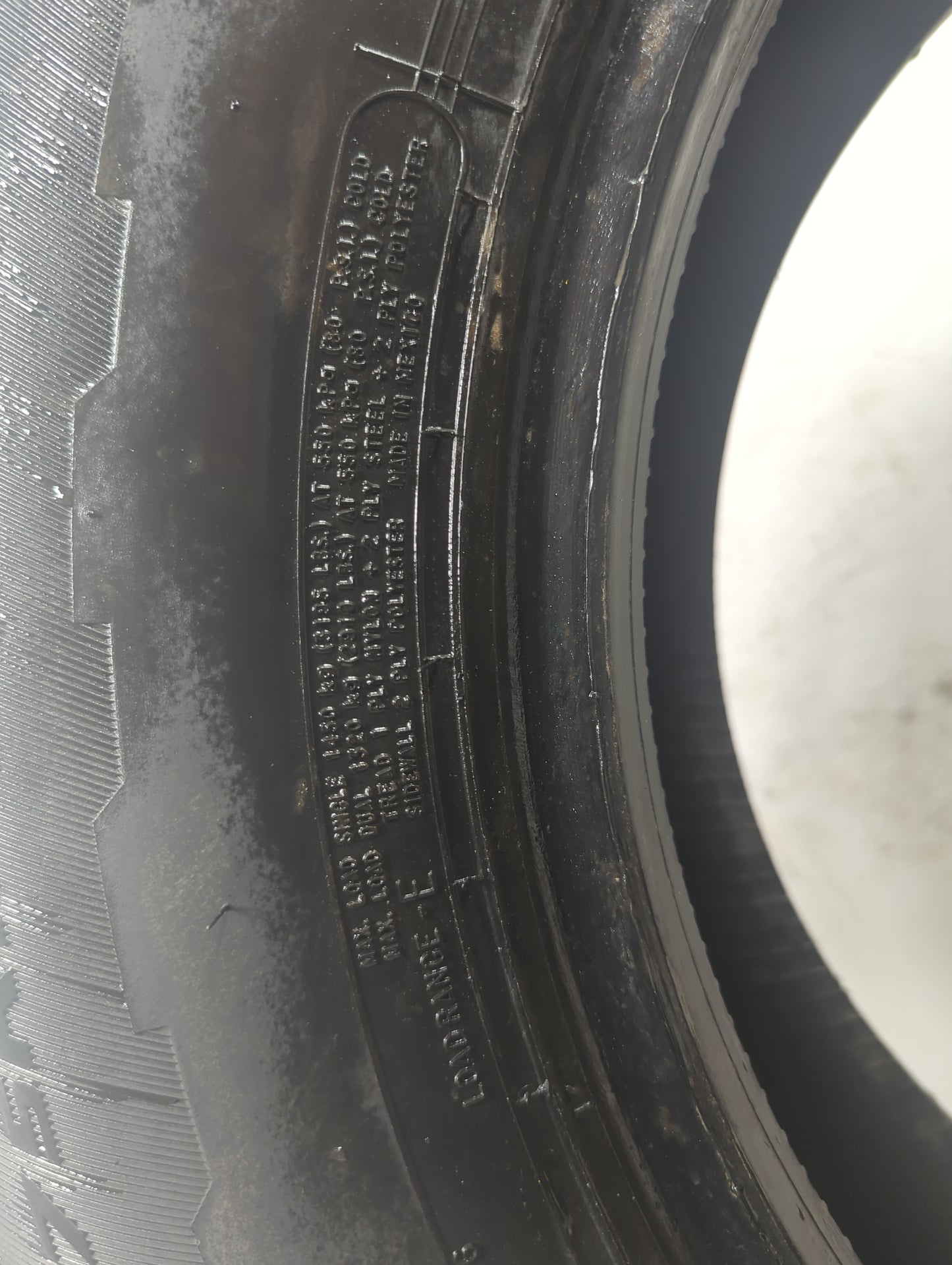 Used Tire - Tread Depth null/32 - Oemusedautoparts1.com
