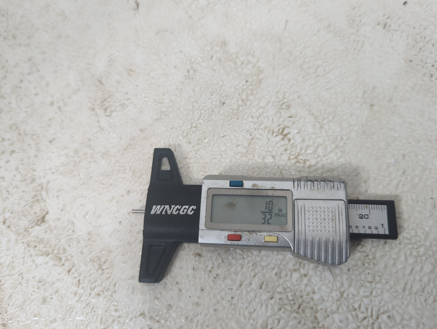 Used Tire - Tread Depth null/32 - Oemusedautoparts1.com