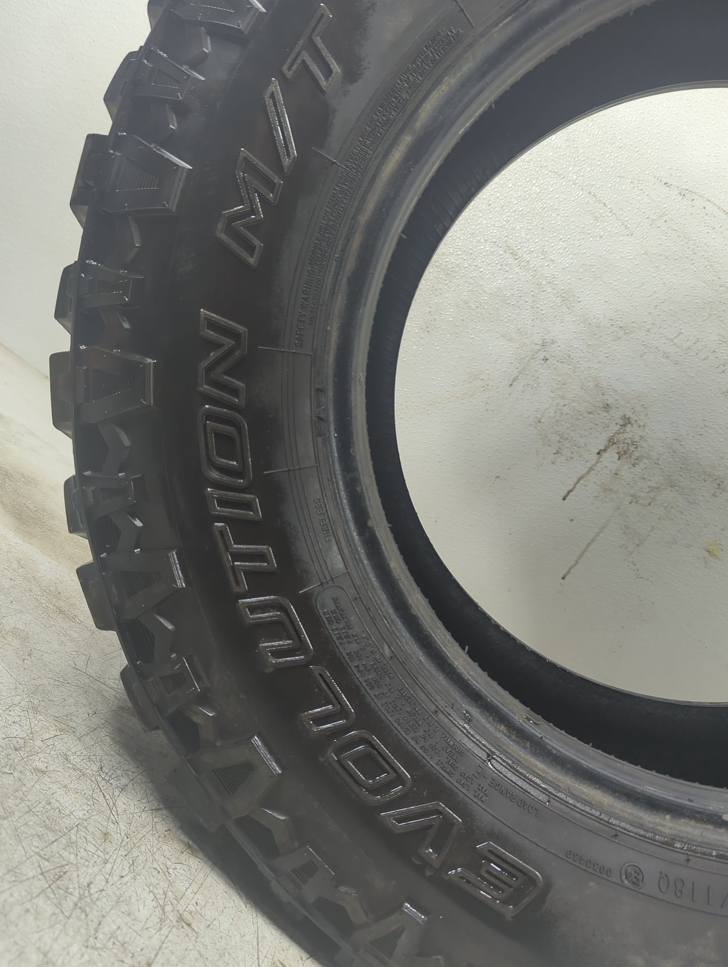 Used Tire 265/70R17 COOPER EVOLUTION M/T 121Q - Tread Depth 11/32 - Oemusedautoparts1.com