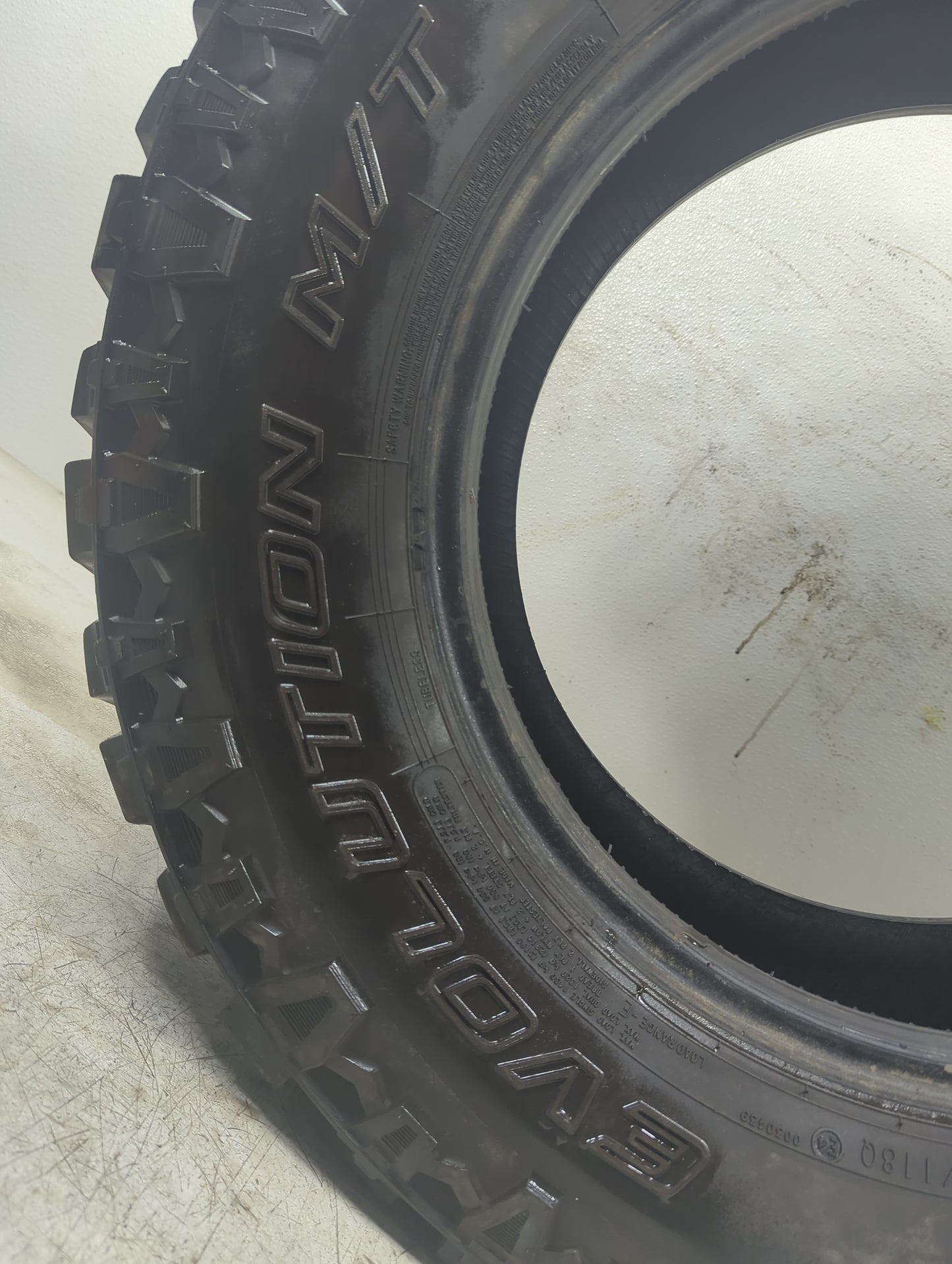 Used Tire 265/70R17 COOPER EVOLUTION M/T 121Q - Tread Depth 11/32 - Oemusedautoparts1.com