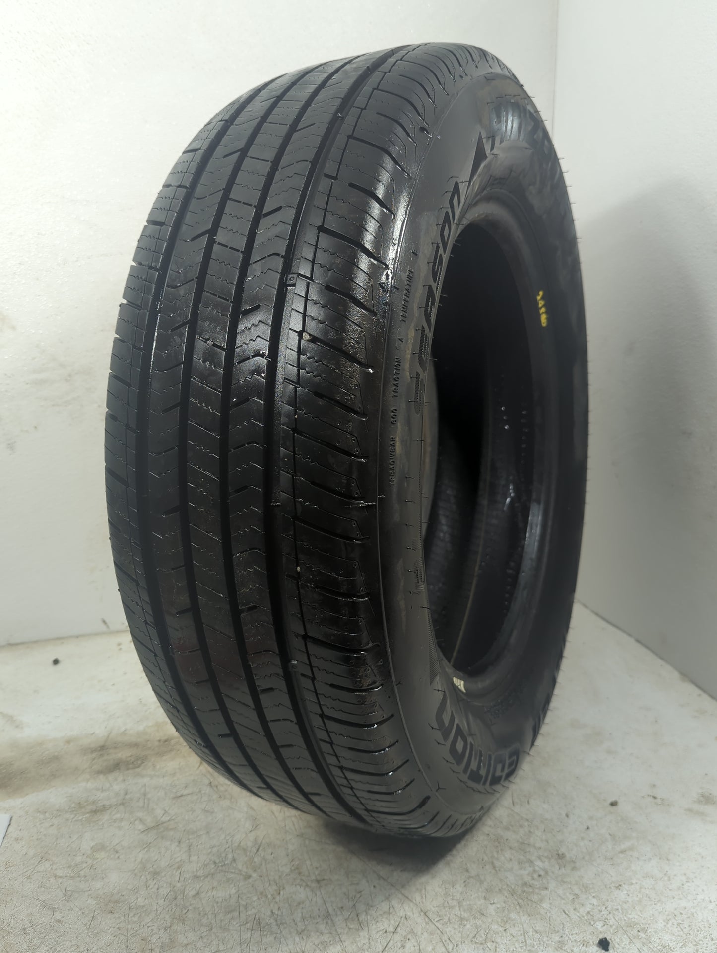 Used Tire 225/65R17 MILESTAR SILVER EDITION ALL SEASON 102H - Tread Depth 10/32 - Oemusedautoparts1.com