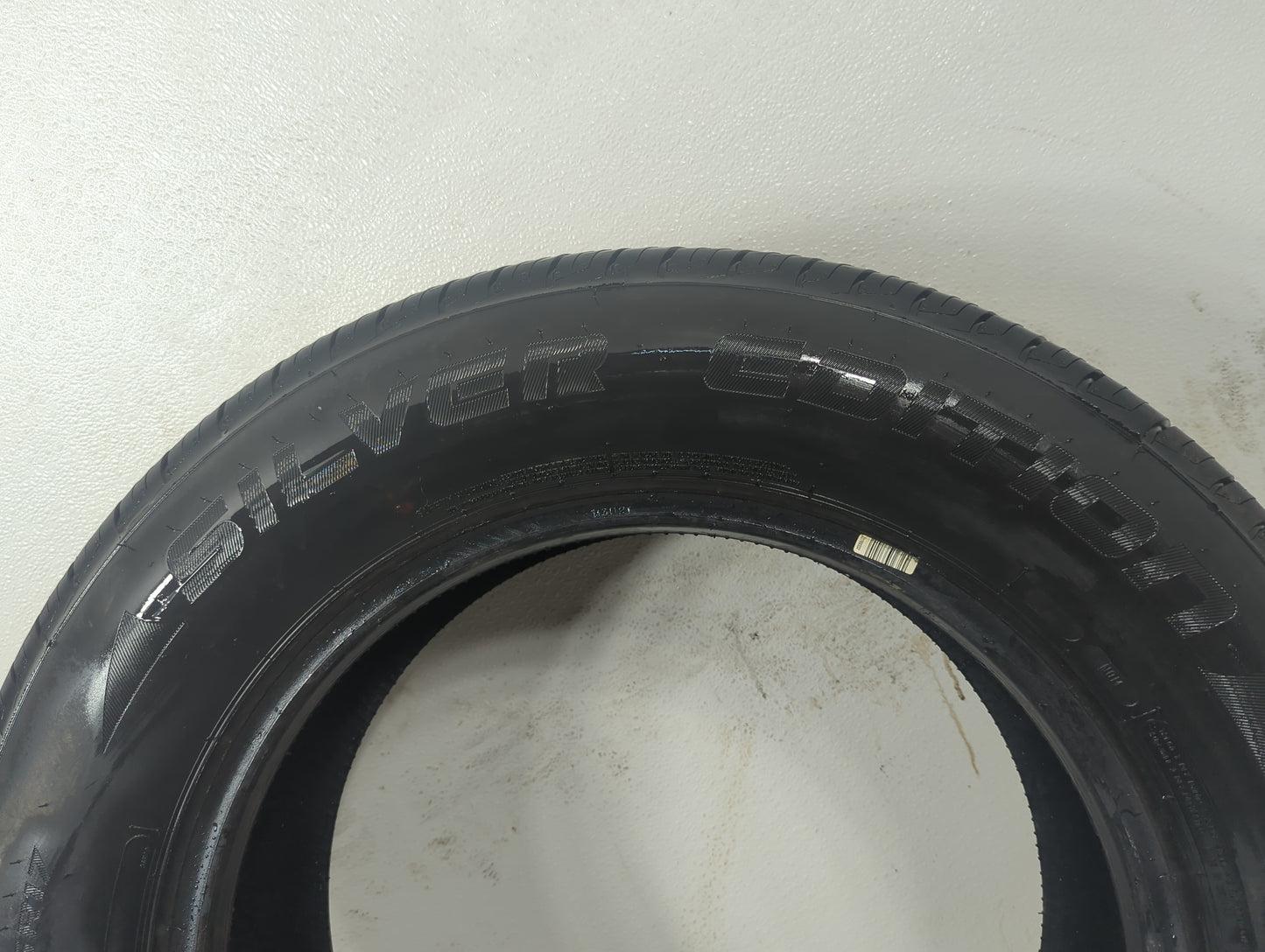 Used Tire 225/65R17 MILESTAR SILVER EDITION ALL SEASON 102H - Tread Depth 10/32 - Oemusedautoparts1.com