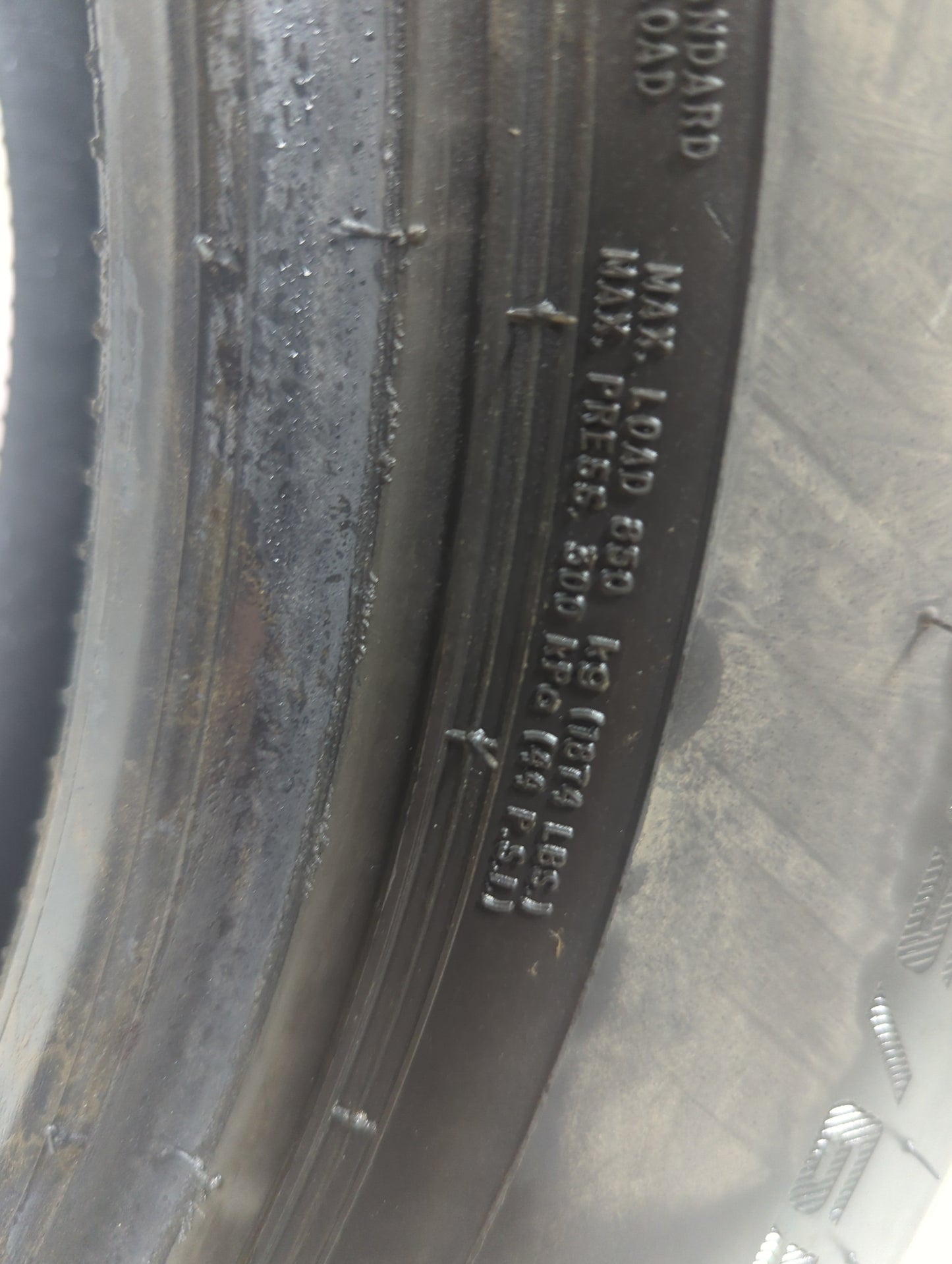 Used Tire 225/65R17 MILESTAR SILVER EDITION ALL SEASON 102H - Tread Depth 10/32 - Oemusedautoparts1.com