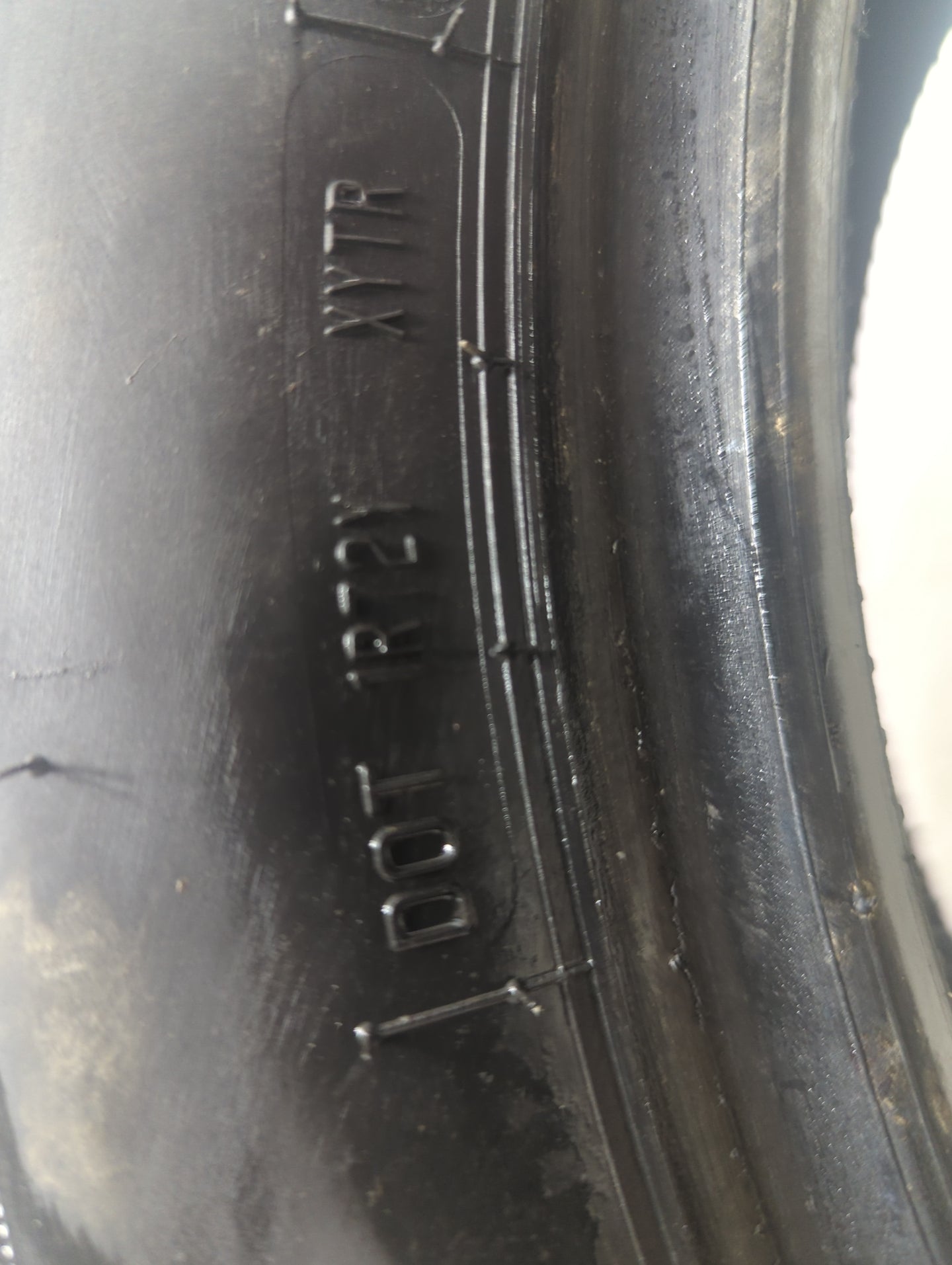 Used Tire 225/65R17 MILESTAR SILVER EDITION ALL SEASON 102H - Tread Depth 10/32 - Oemusedautoparts1.com
