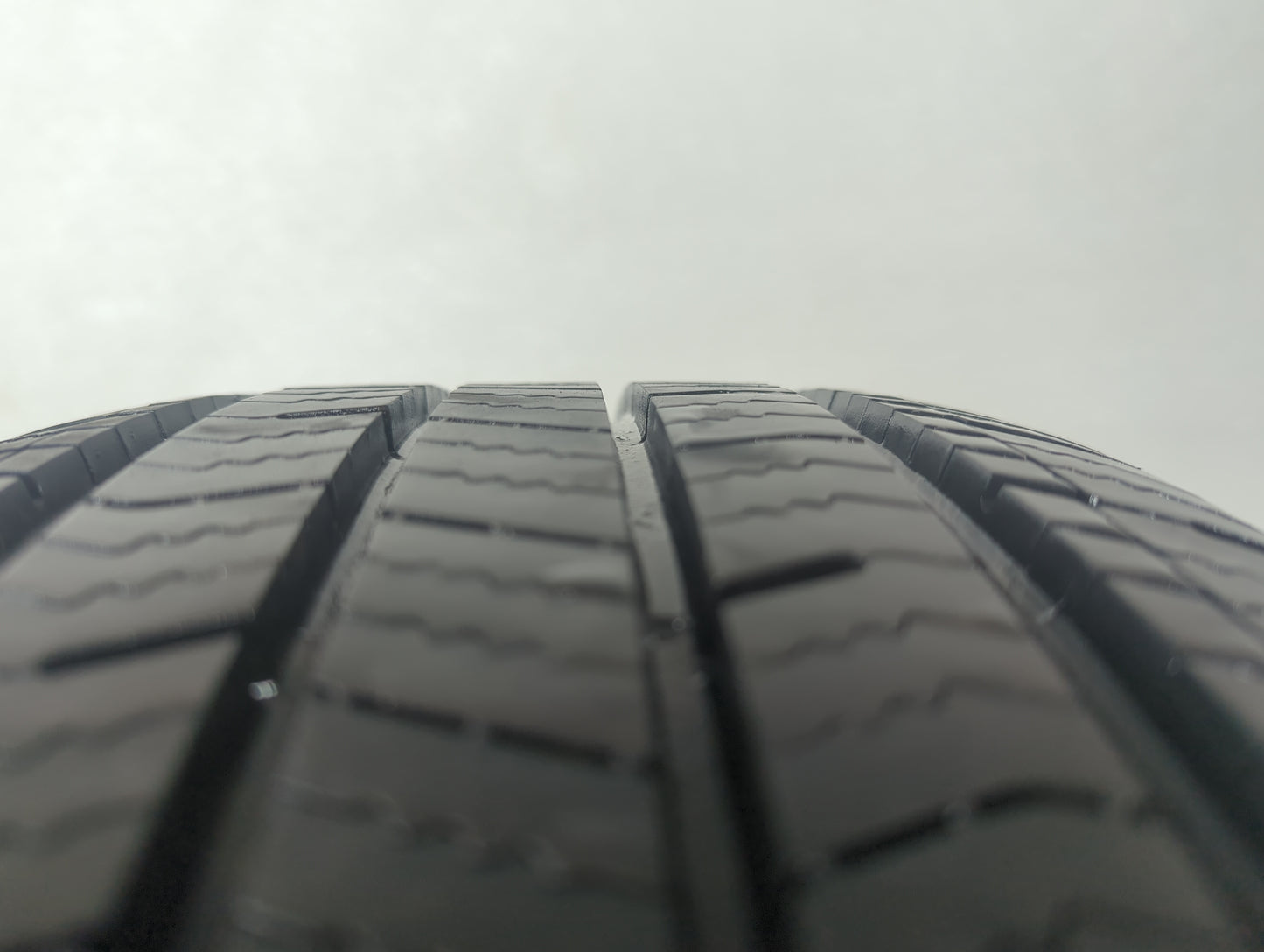 Used Tire 225/65R17 MILESTAR SILVER EDITION ALL SEASON 102H - Tread Depth 10/32 - Oemusedautoparts1.com