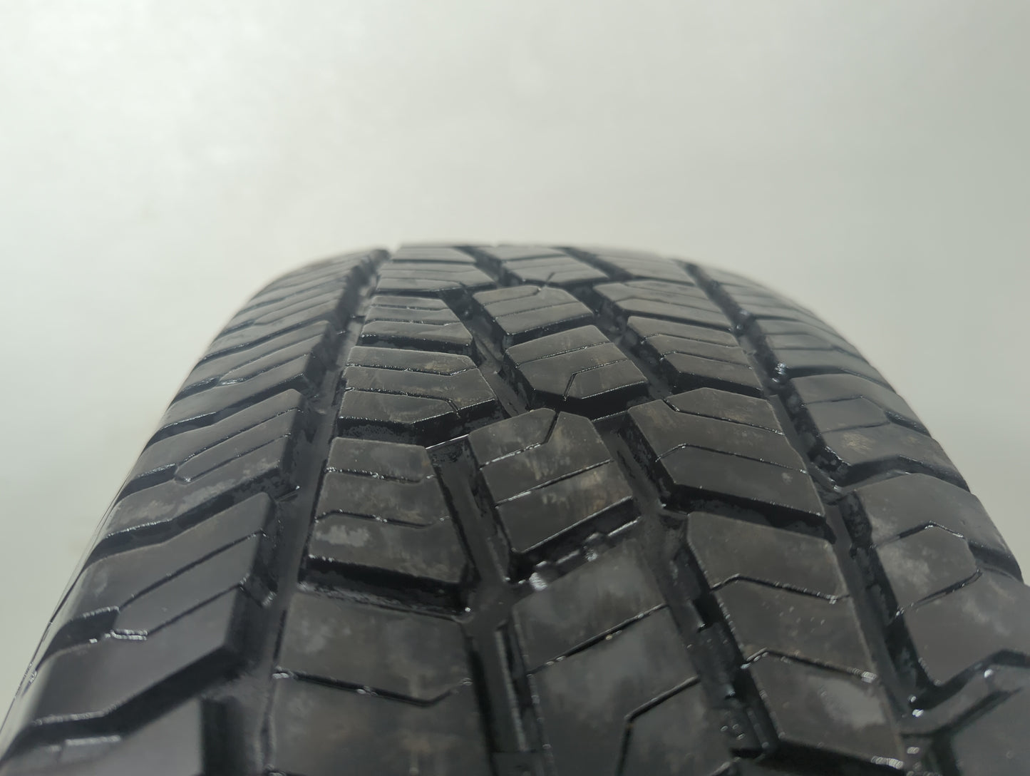 Used Tire 235/75R15 MASTERCRAFT STRATUS AP 109T - Tread Depth 9/32 - Oemusedautoparts1.com