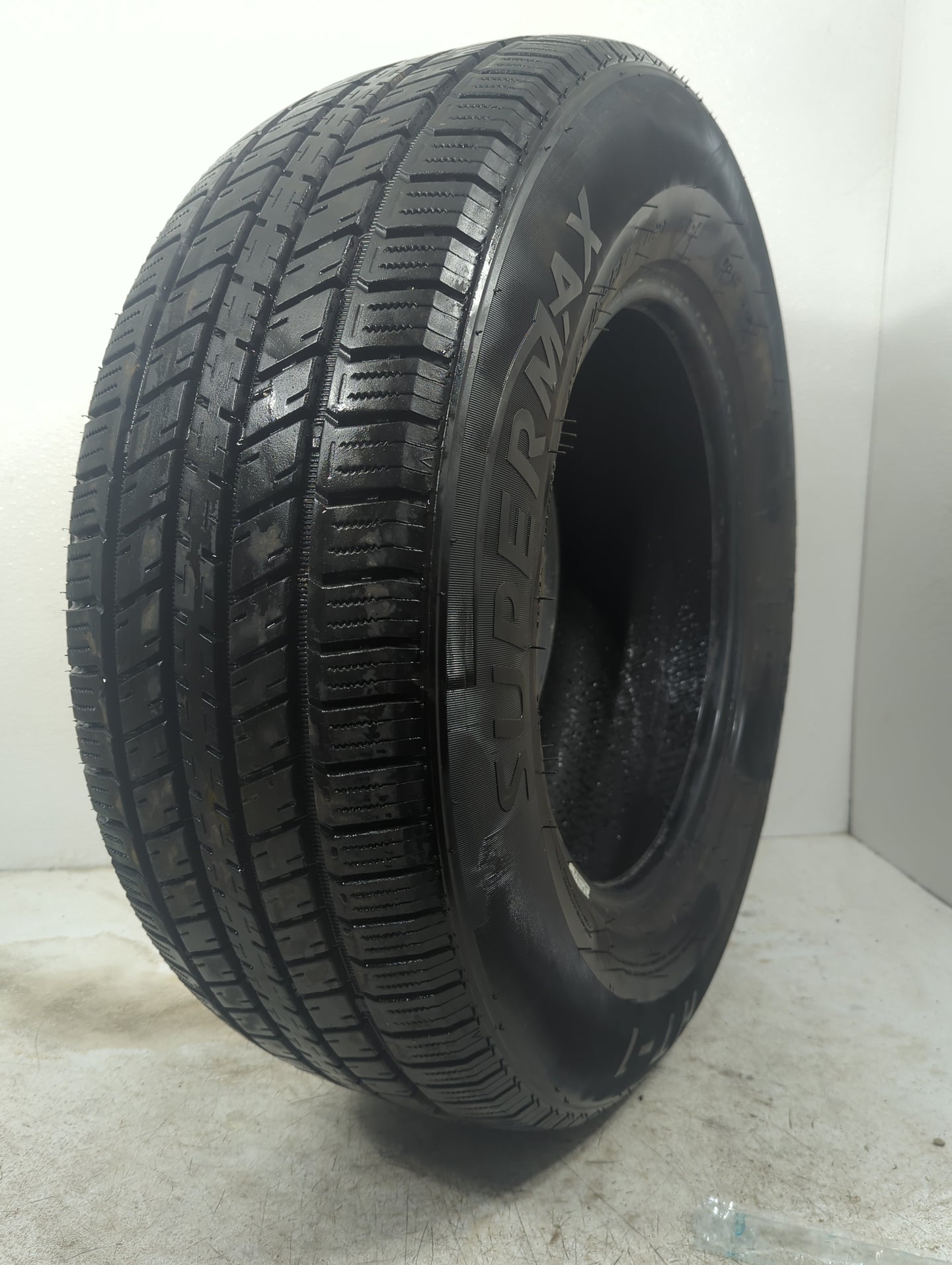 Used Tire - Tread Depth null/32 - Oemusedautoparts1.com