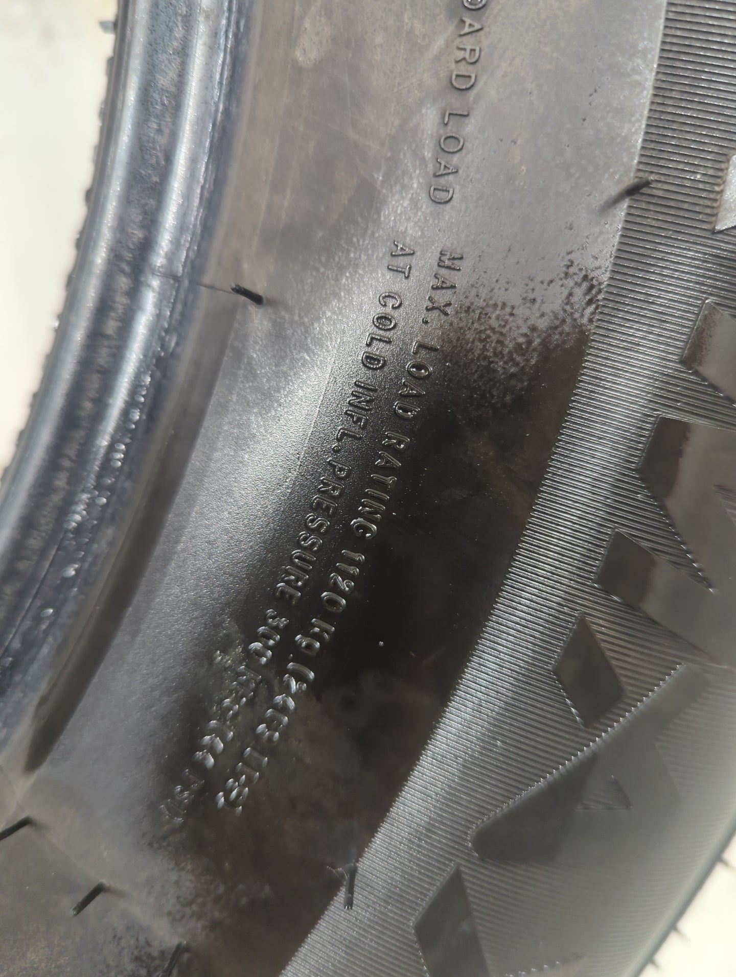Used Tire - Tread Depth null/32 - Oemusedautoparts1.com
