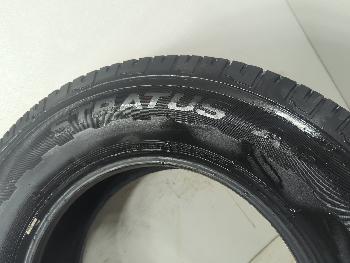 Used Tire - Tread Depth null/32 - Oemusedautoparts1.com