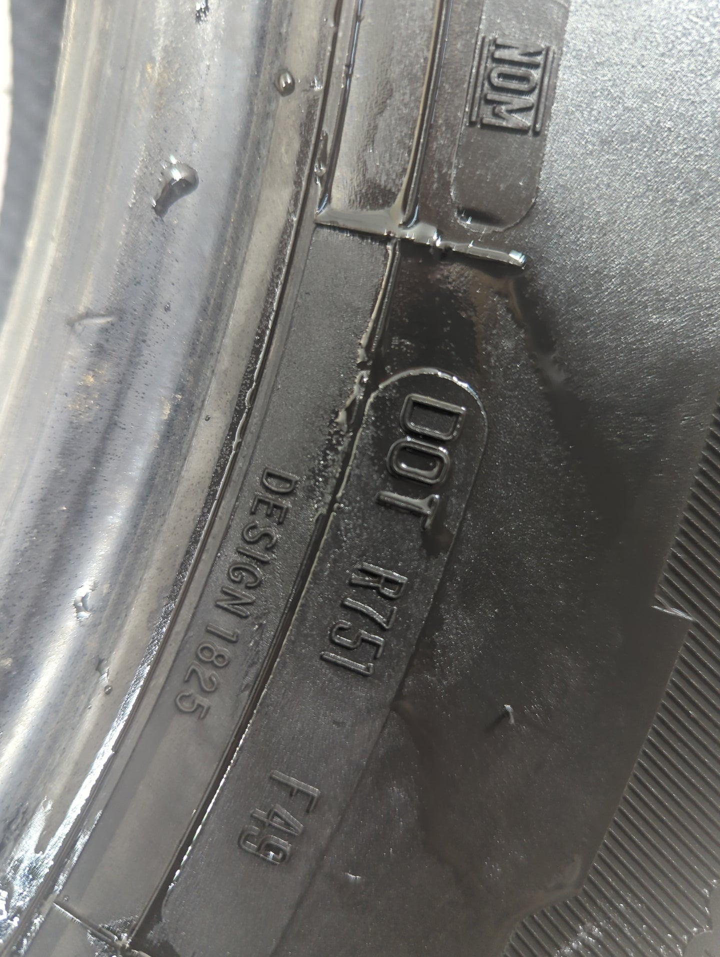 Used Tire - Tread Depth null/32 - Oemusedautoparts1.com