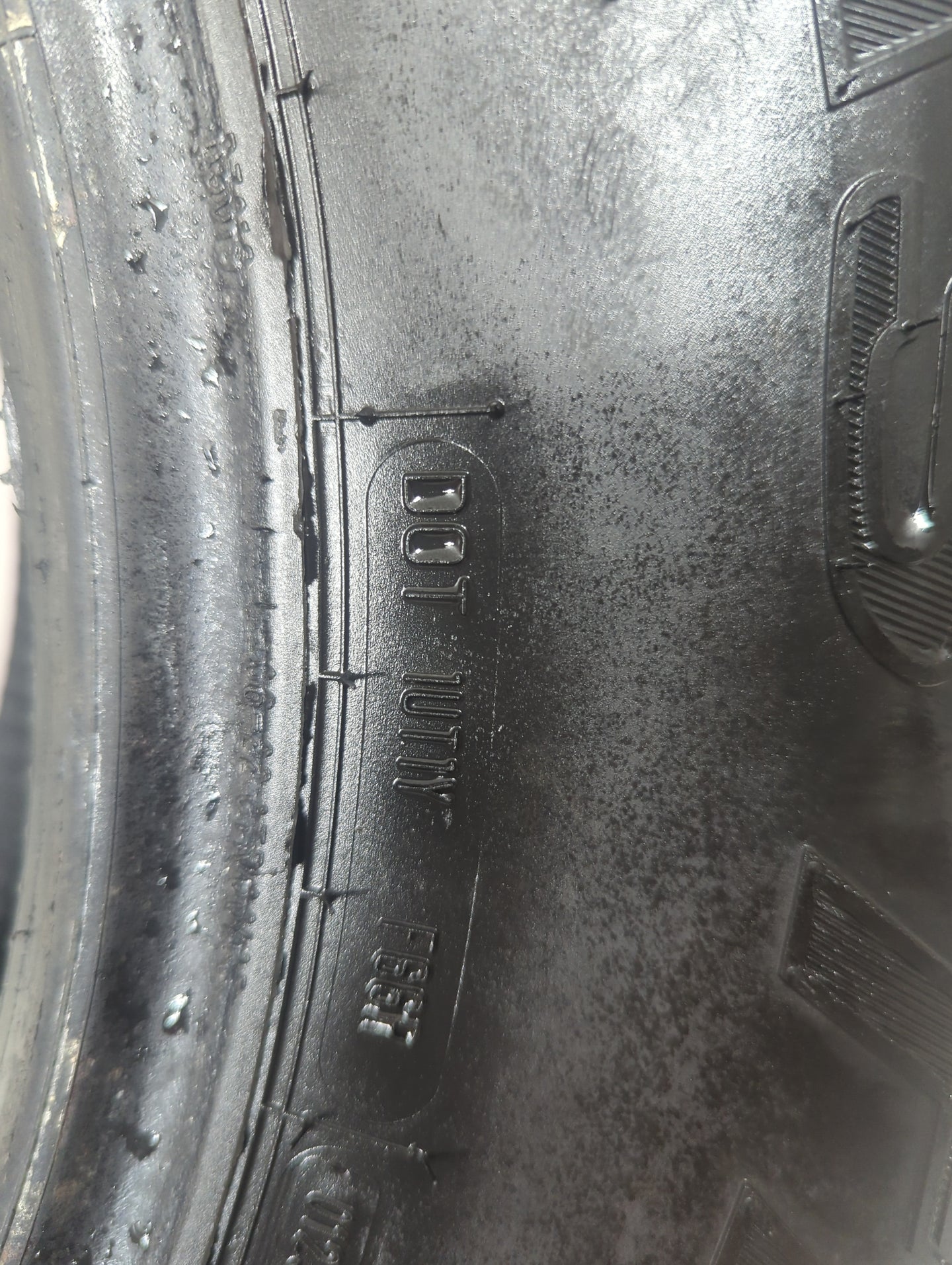 Used Tire - Tread Depth null/32 - Oemusedautoparts1.com