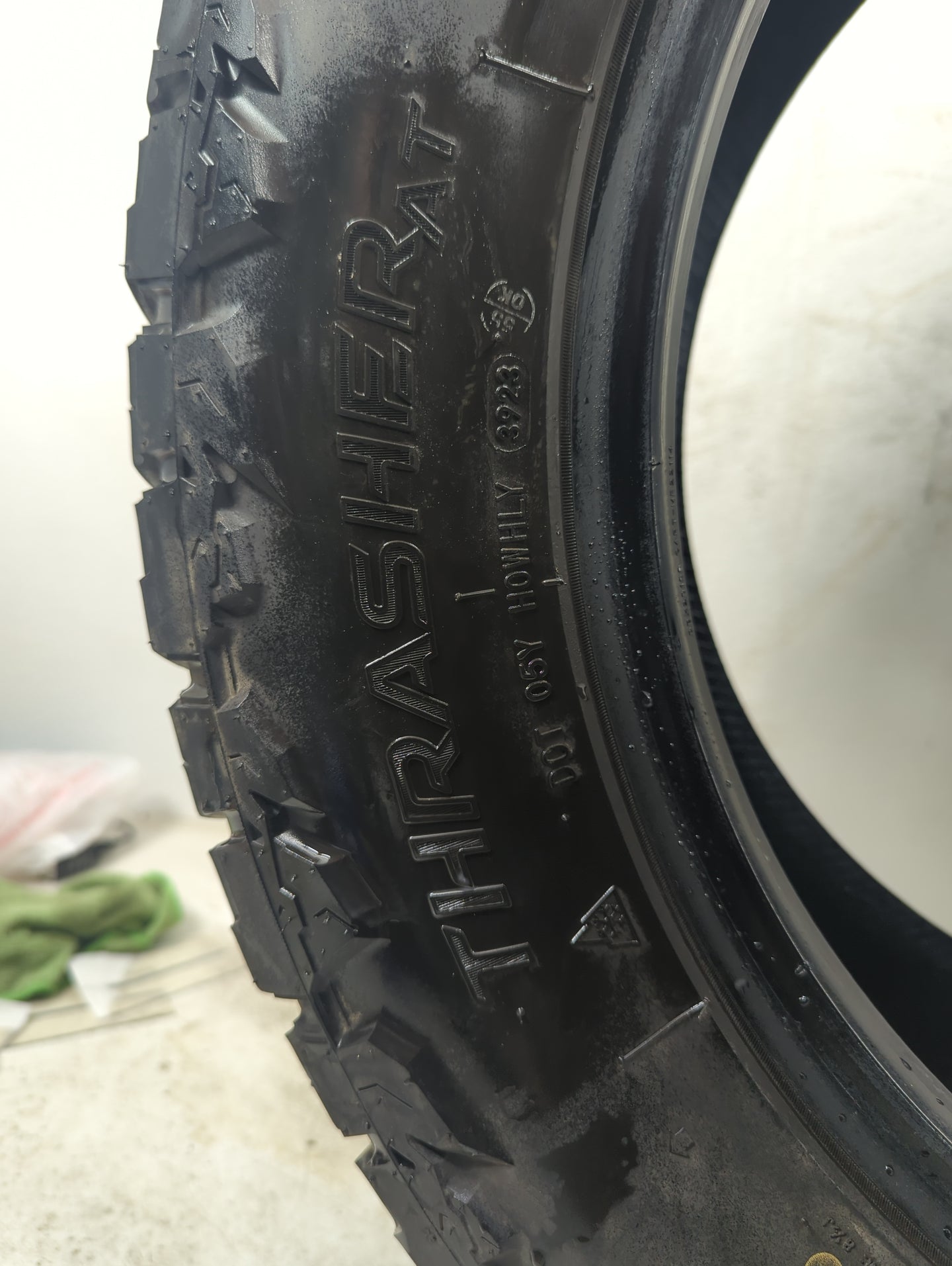 Used Tire 275/55R20 IRONHEAD THRASHER AT 117T - Tread Depth 13/32 - Oemusedautoparts1.com
