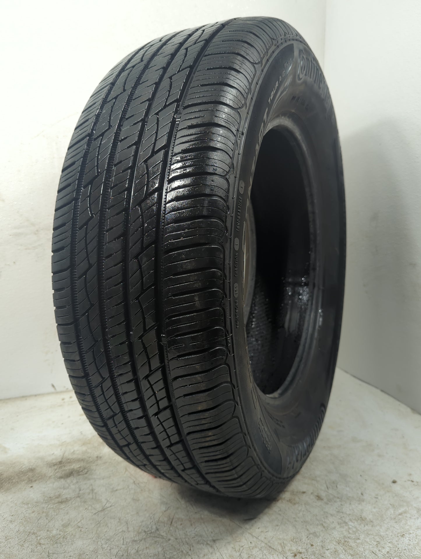 Used Tire - Tread Depth null/32 - Oemusedautoparts1.com