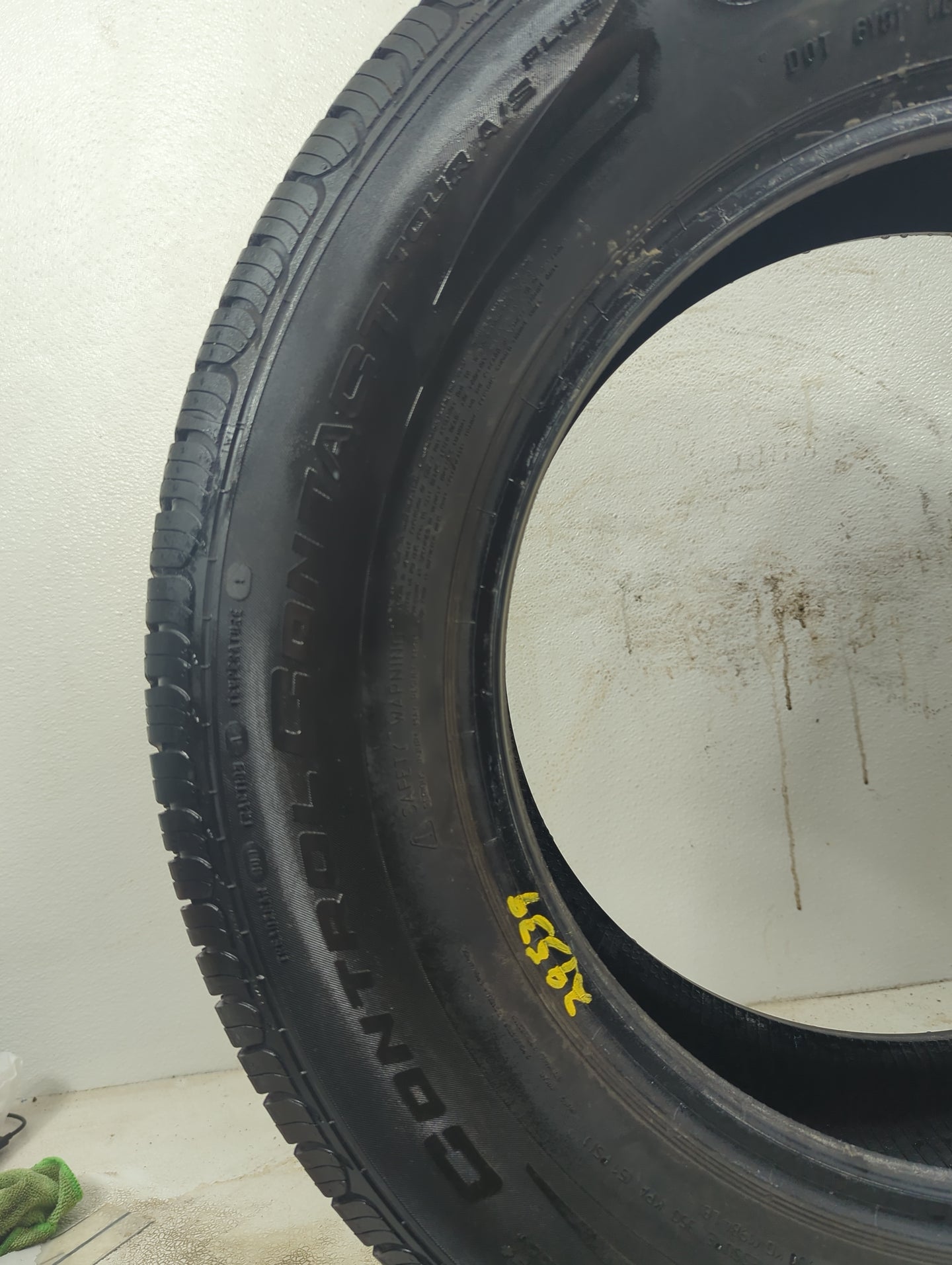 Used Tire - Tread Depth null/32 - Oemusedautoparts1.com
