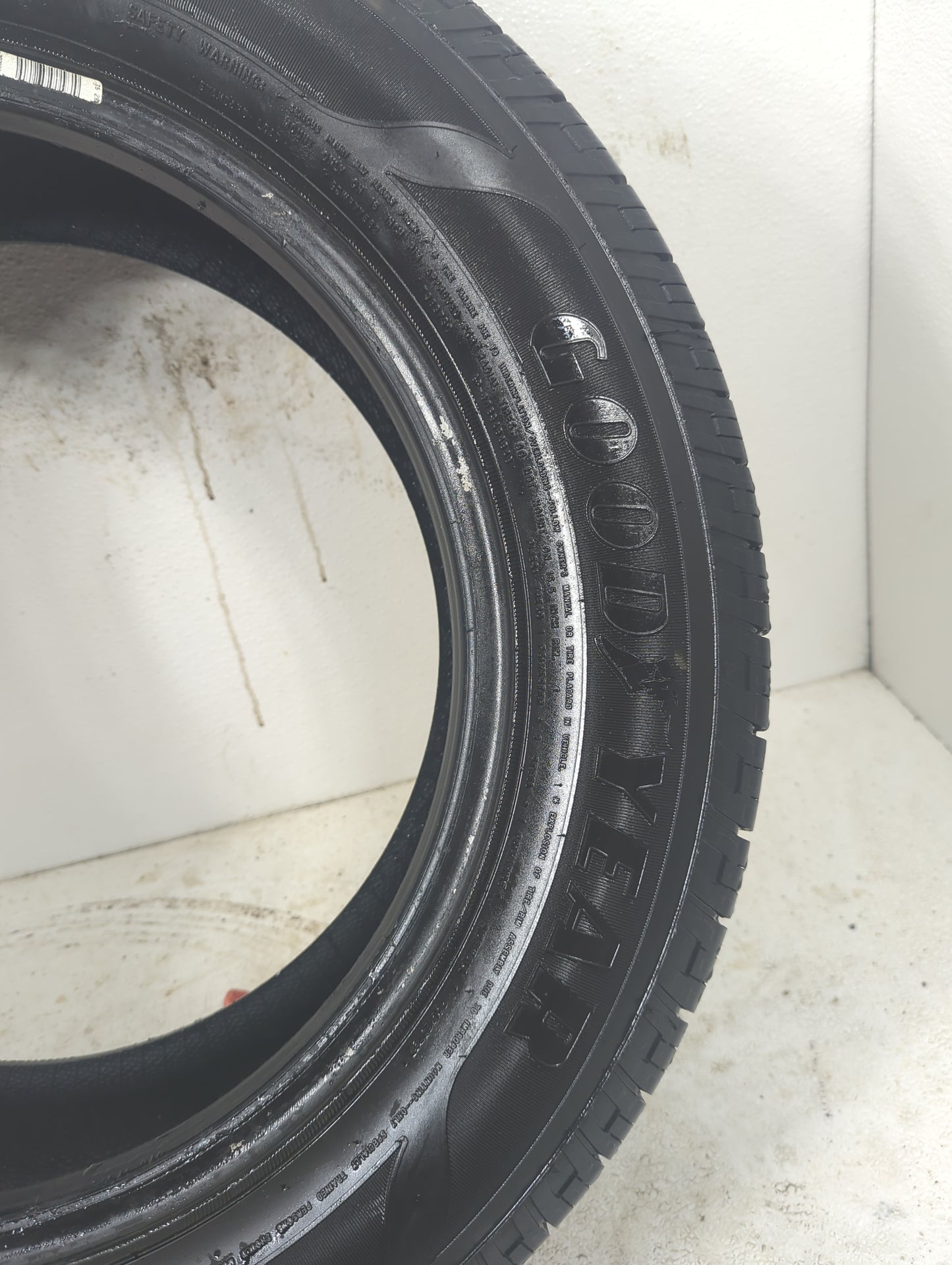 Used Tire 205/60R16 GOODYEAR RELIANT ALL-SEASON 92V - Tread Depth 10/32 - Oemusedautoparts1.com