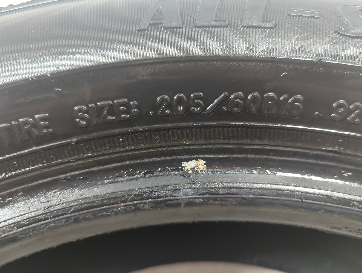 Used Tire 205/60R16 GOODYEAR RELIANT ALL-SEASON 92V - Tread Depth 10/32 - Oemusedautoparts1.com
