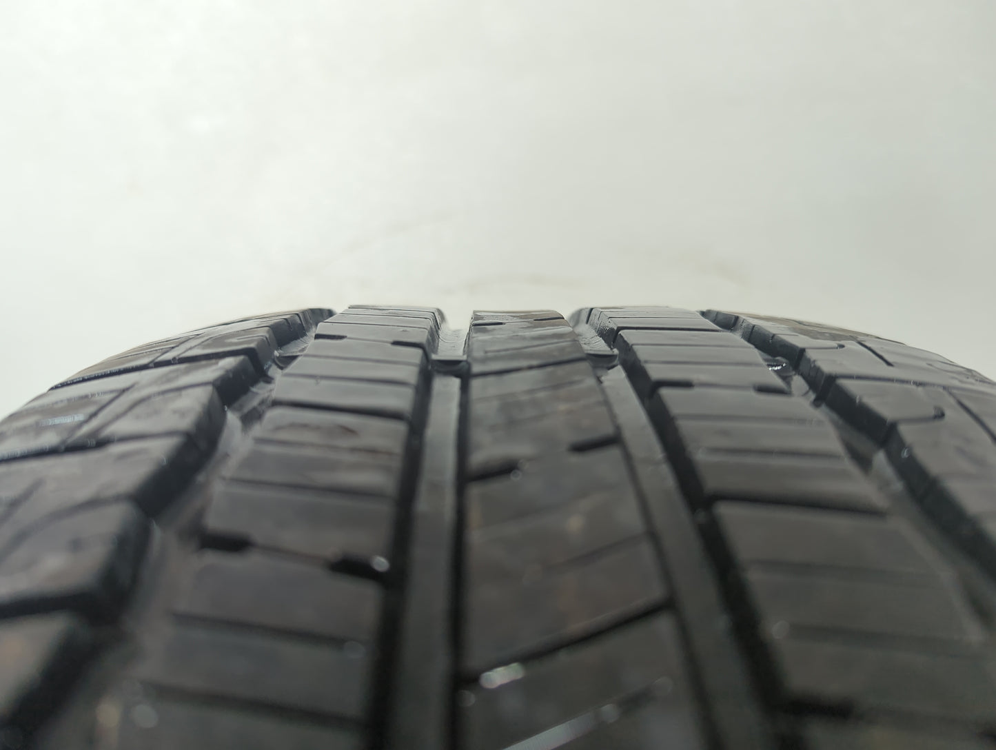 Used Tire - Tread Depth null/32 - Oemusedautoparts1.com