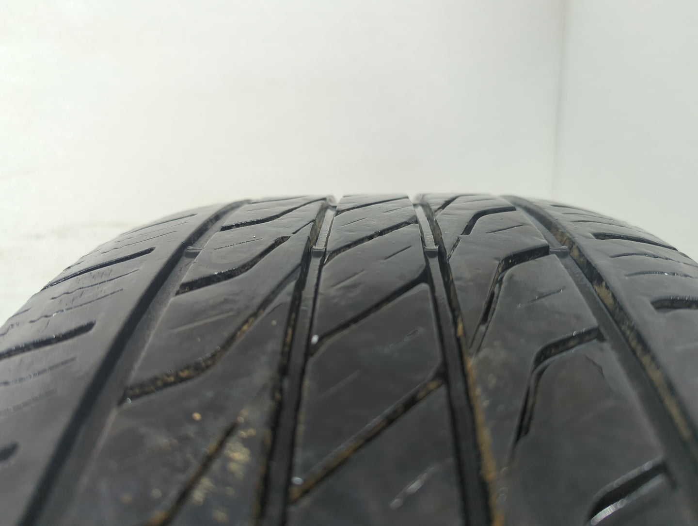 Used Tire 235/60R16 TOYO EXTENSA A/S 99T - Tread Depth 8/32 - Oemusedautoparts1.com