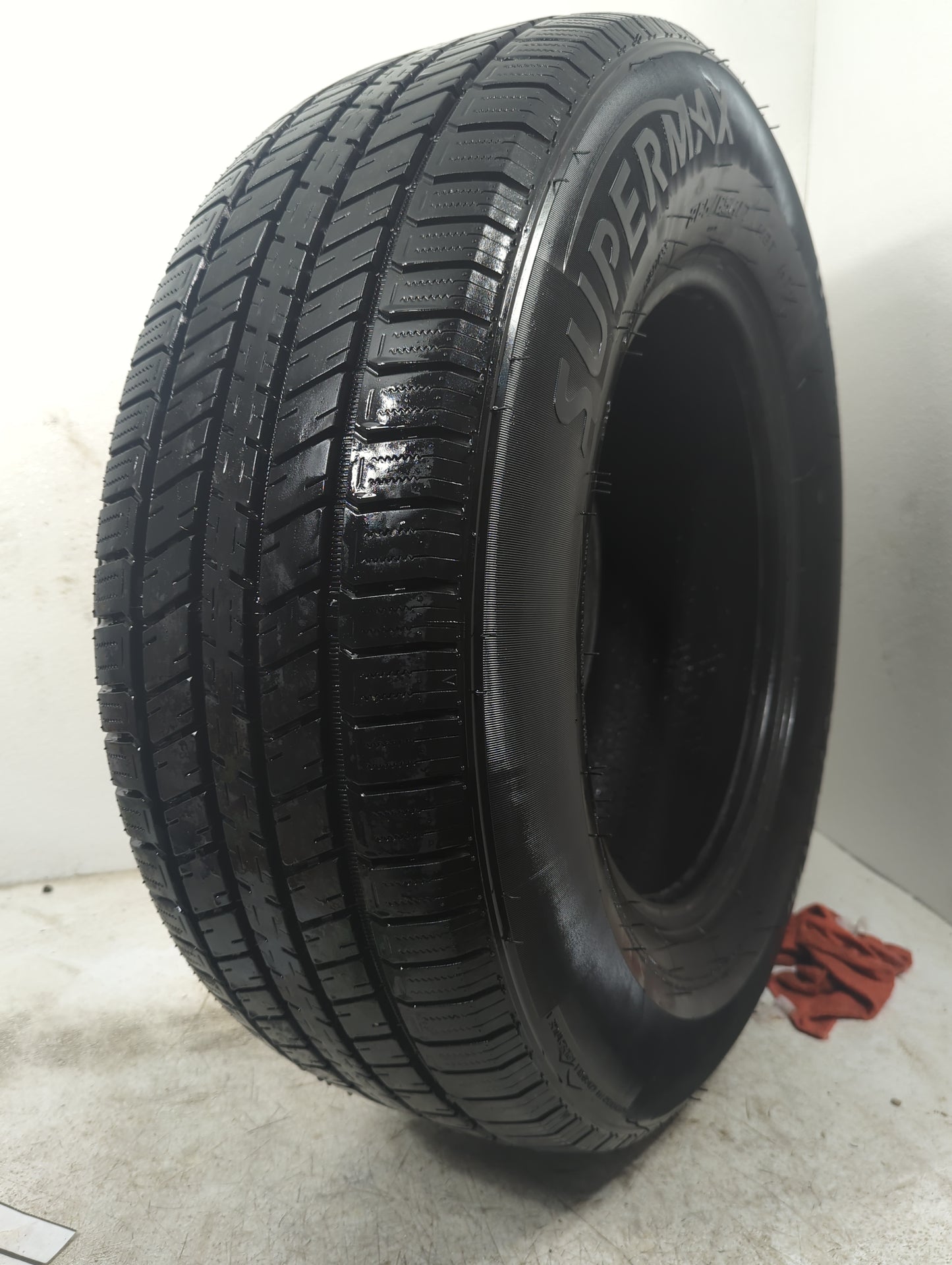 Used Tire - Tread Depth null/32 - Oemusedautoparts1.com