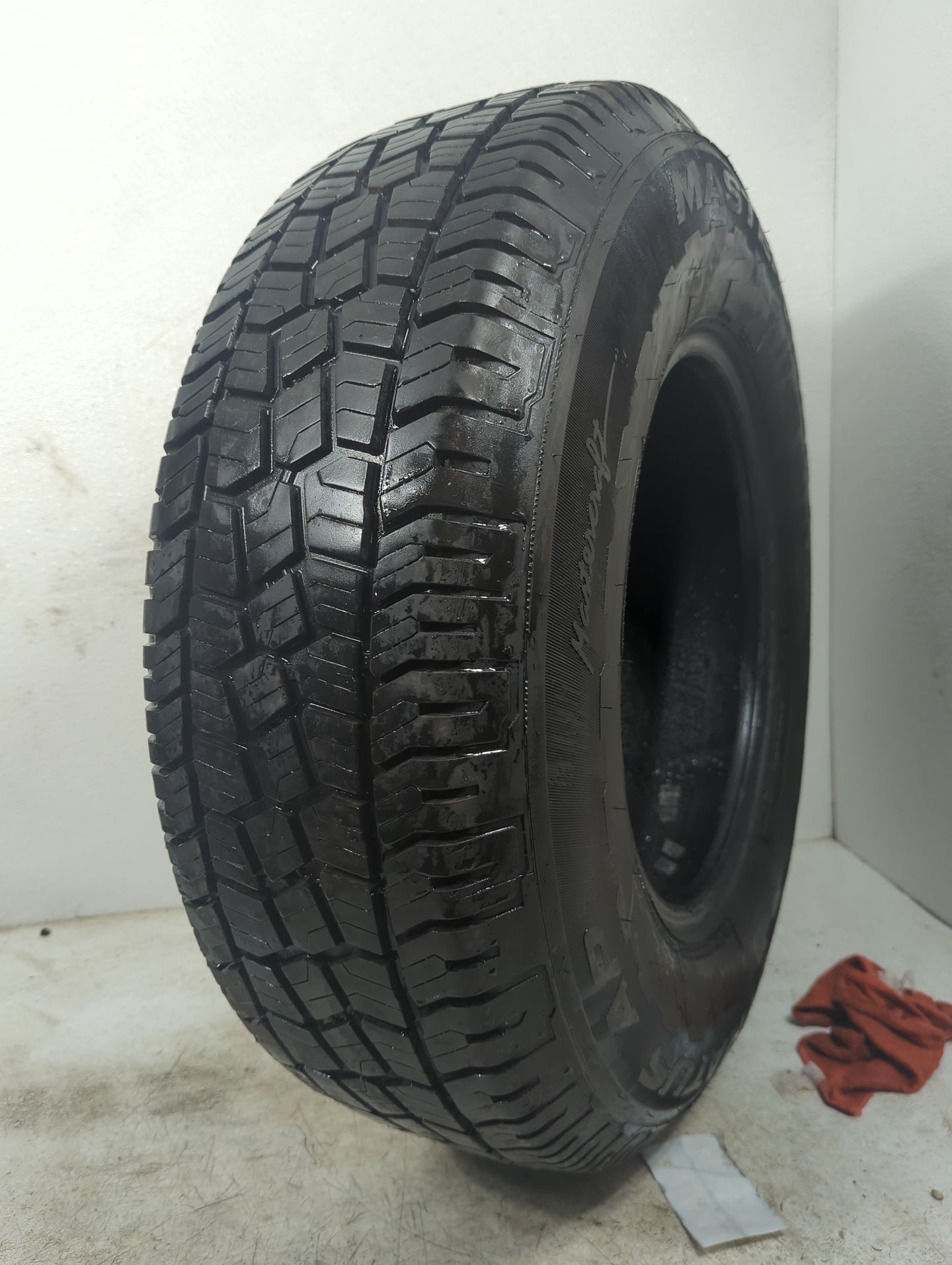Used Tire 235/75R15 MASTERCRAFT STRATUS AP 108T - Tread Depth 7/32 - Oemusedautoparts1.com