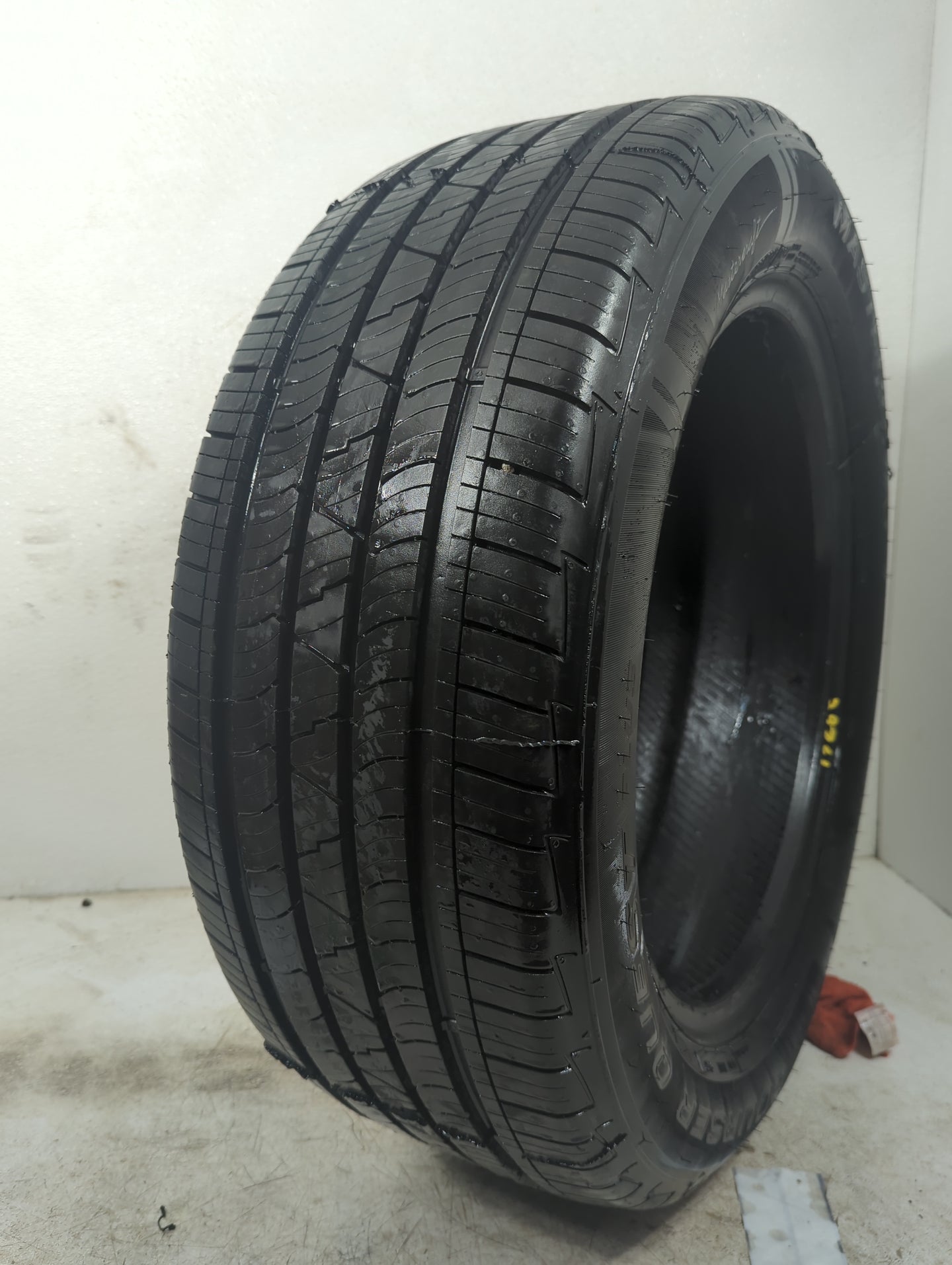 Used Tire 235/55R18 MASTERCRAFT COURSER QUEST PLUS 104T - Tread Depth 11/32 - Oemusedautoparts1.com