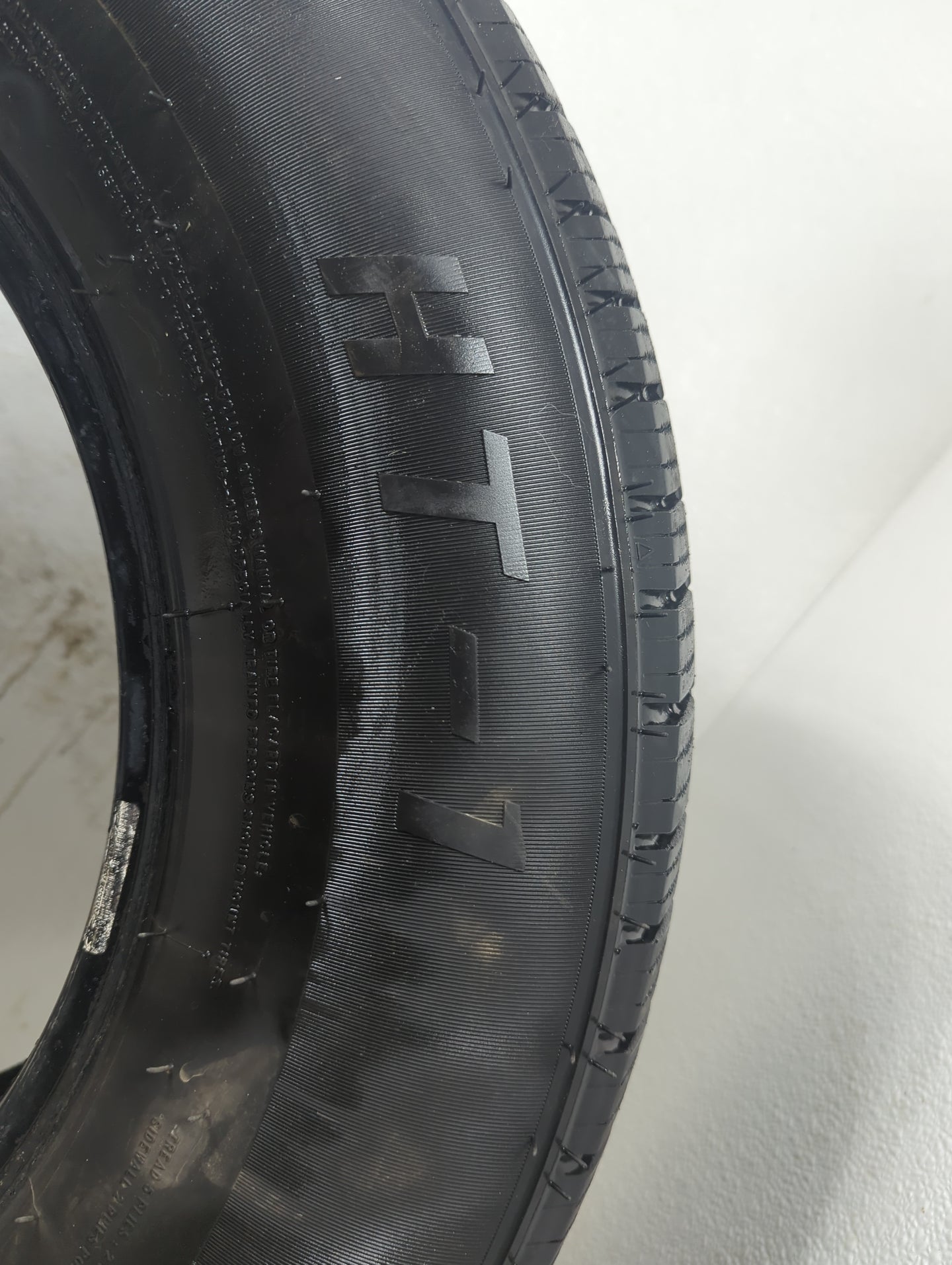 Used Tire 265/65R17 SUPERMAX HT-1 - Tread Depth 9/32 - Oemusedautoparts1.com