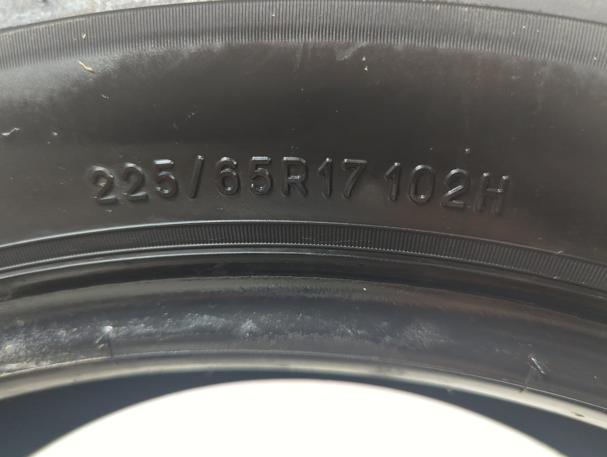 Used Tire 225/65R17 MICHELIN DEFENDER 2 102H - Tread Depth 10/32 - Oemusedautoparts1.com
