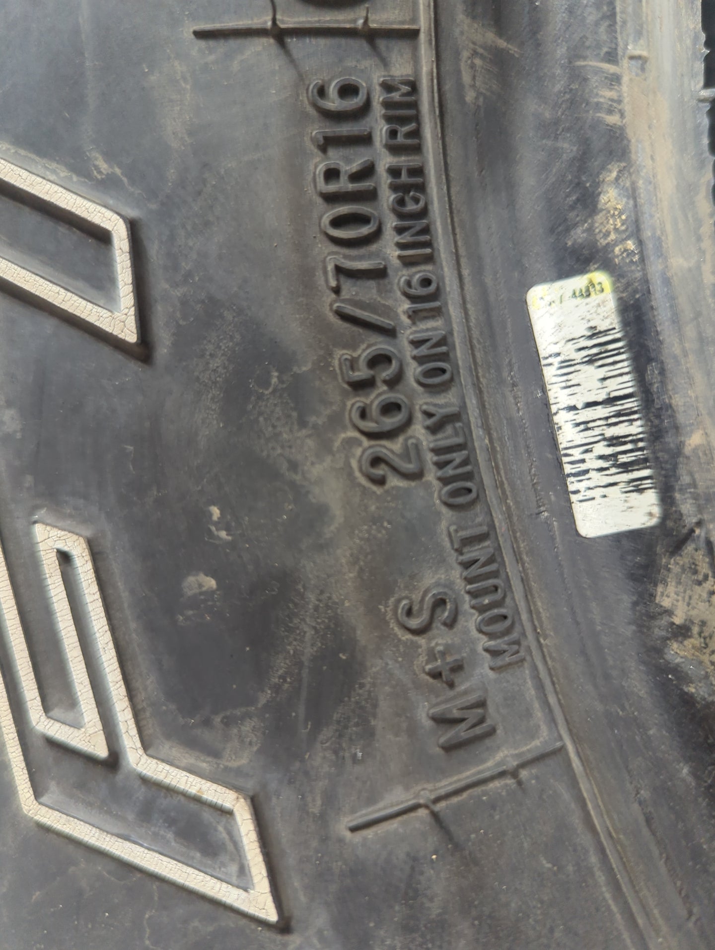 Used Tire 265/70R16 MASTERCRAFT COURSER AXT2 112T - Tread Depth 10/32 - Oemusedautoparts1.com