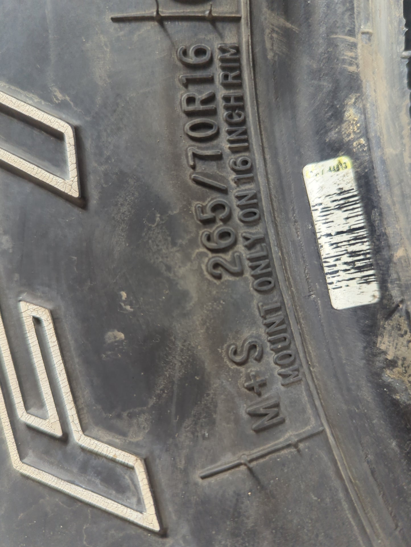 Used Tire 265/70R16 MASTERCRAFT COURSER AXT2 112T - Tread Depth 10/32 - Oemusedautoparts1.com
