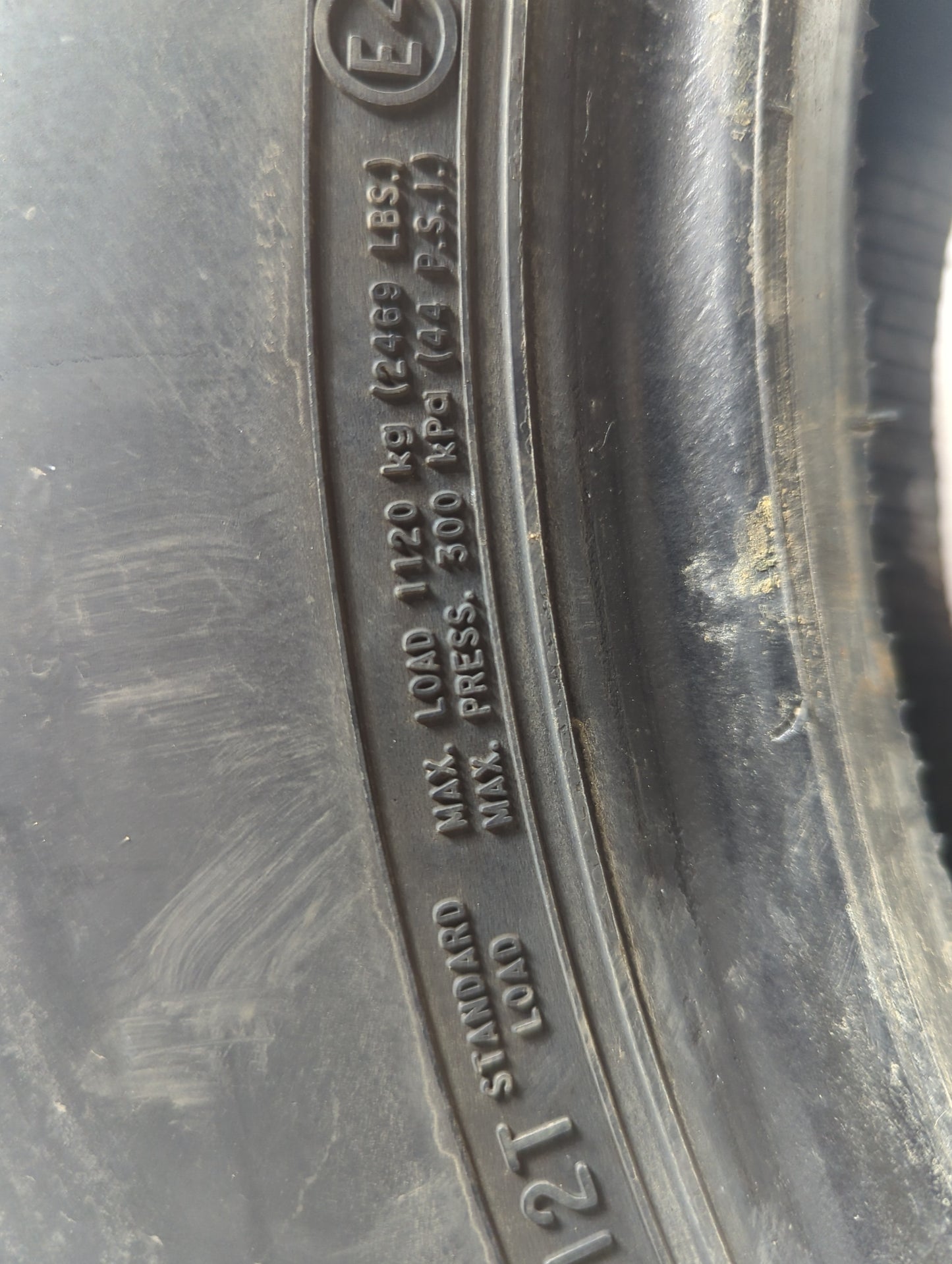 Used Tire 265/70R16 MASTERCRAFT COURSER AXT2 112T - Tread Depth 10/32 - Oemusedautoparts1.com