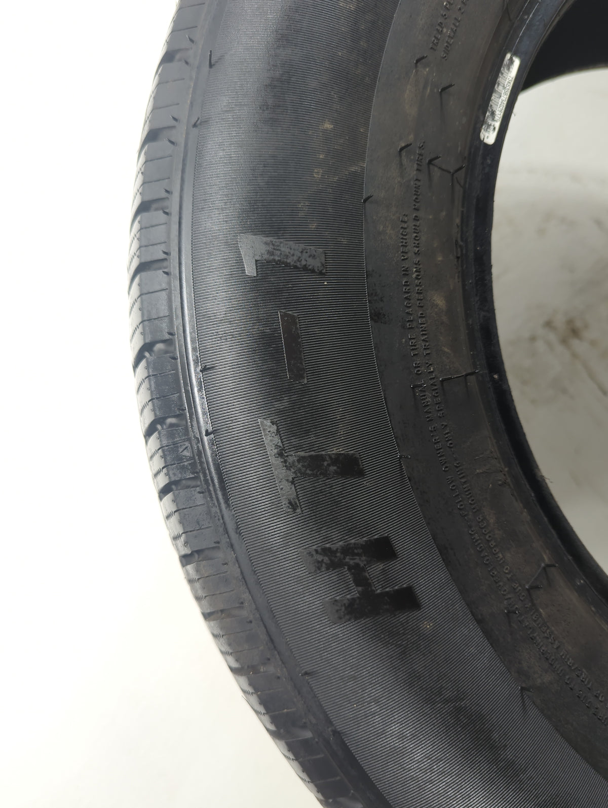 Used Tire 265/65R17 SUPERMAX HT-1 112H - Tread Depth 9/32 - Oemusedautoparts1.com