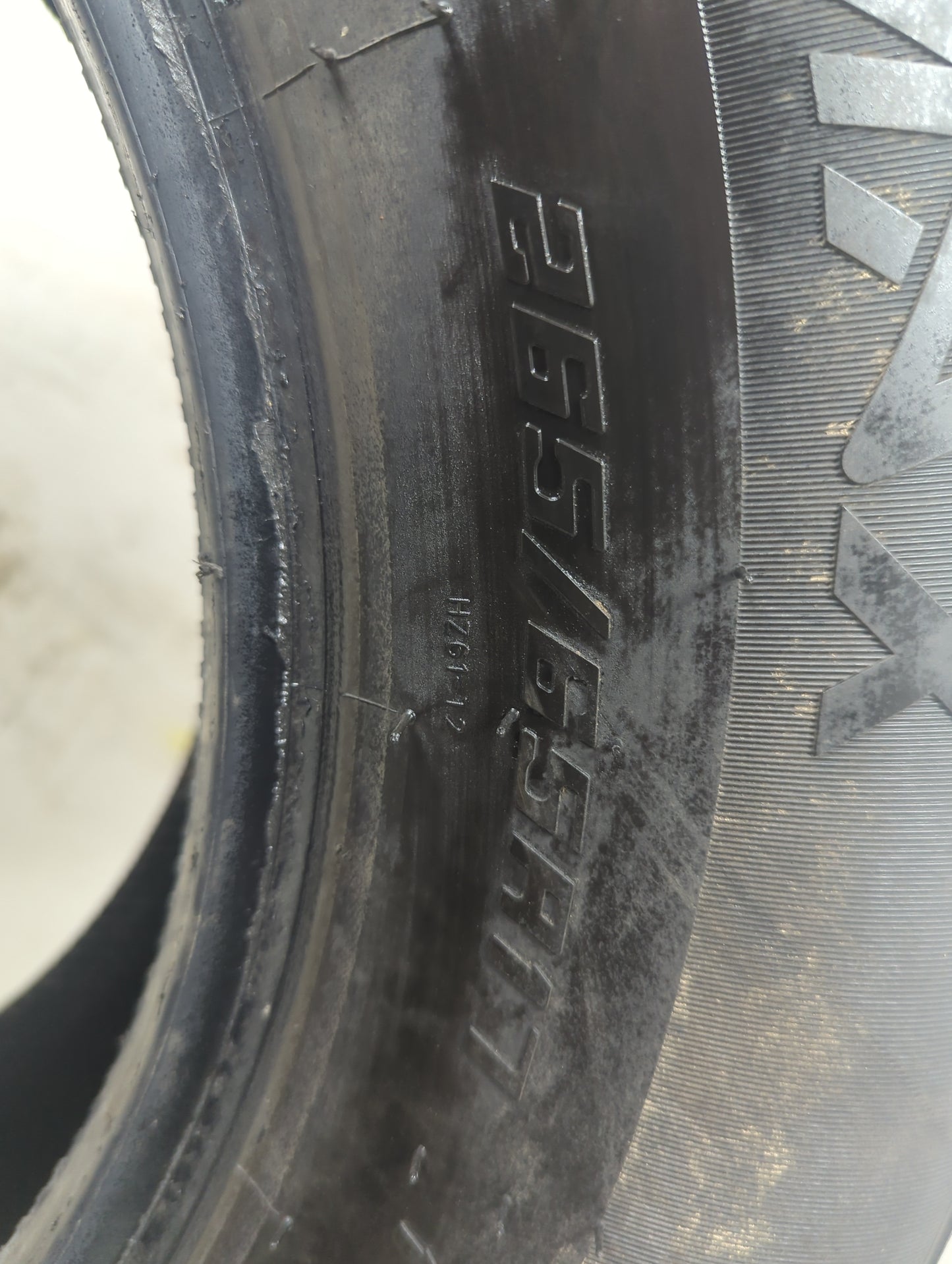 Used Tire 265/65R17 SUPERMAX HT-1 112H - Tread Depth 9/32 - Oemusedautoparts1.com