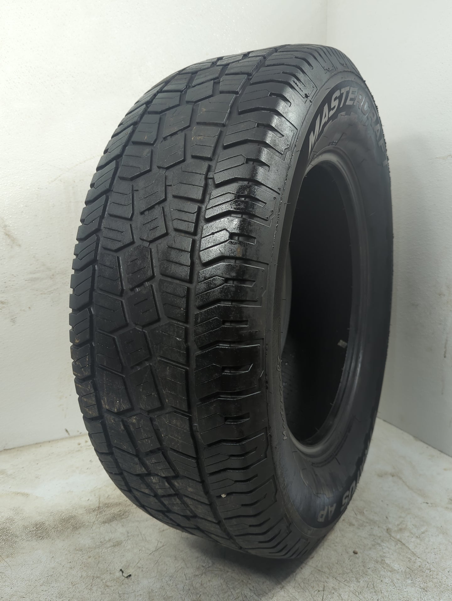 Used Tire 265/65R18 MASTERCRAFT STRATUS AP 114T - Tread Depth 7/32 - Oemusedautoparts1.com