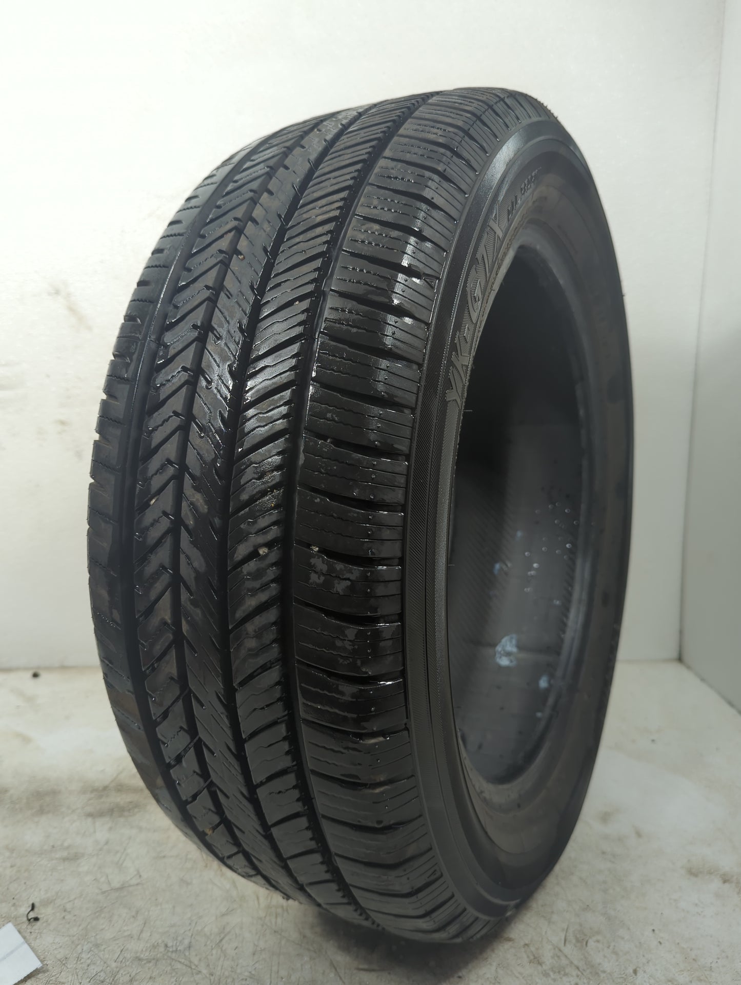 Used Tire 205/55R16 YOKOHAMA YK-GTX 91H - Tread Depth 11/32 - Oemusedautoparts1.com