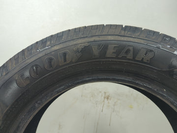 Used Tire 205/60R16 GOODYEAR RELIANT ALL-SEASON 92V - Tread Depth 10/32