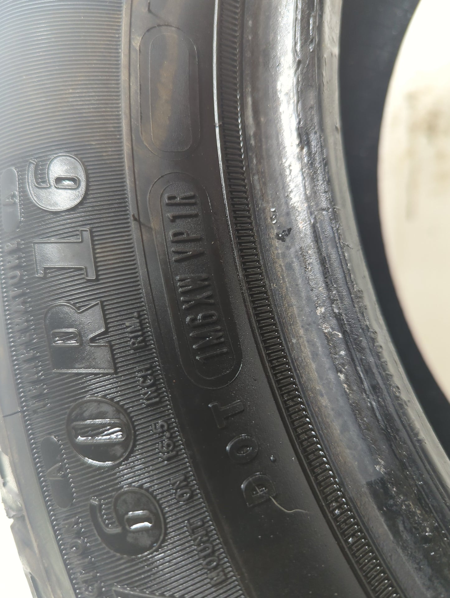 Used Tire 205/60R16 GOODYEAR RELIANT ALL-SEASON 92V - Tread Depth 10/32 - Oemusedautoparts1.com