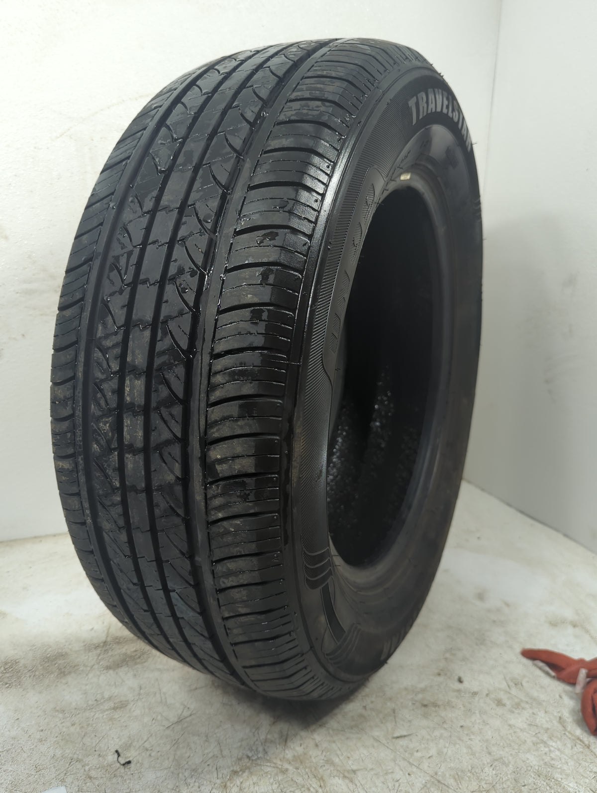 Used Tire 225/60R16 TRAVELSTAR UN33 98H - Tread Depth 9/32 - Oemusedautoparts1.com
