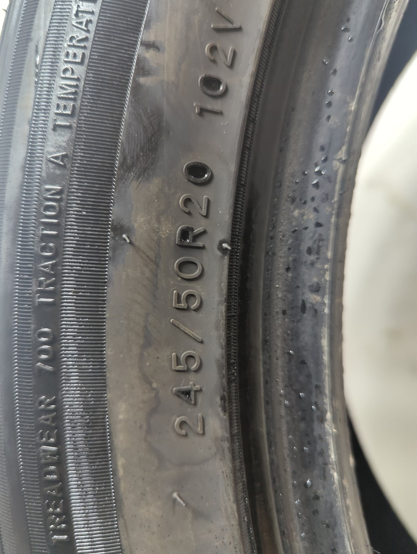 Used Tire 245/50R20 IRONHEAD REFLEX SUV 102V - Tread Depth 10/32 - Oemusedautoparts1.com