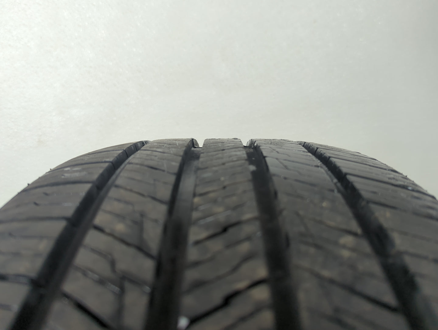 Used Tire 245/50R20 IRONHEAD REFLEX SUV 102V - Tread Depth 10/32 - Oemusedautoparts1.com