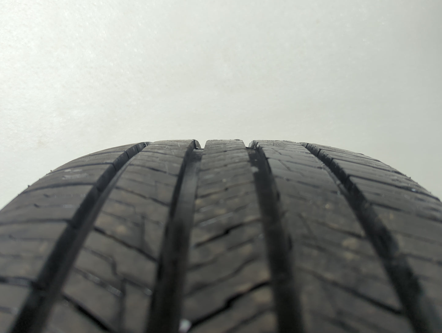 Used Tire 245/50R20 IRONHEAD REFLEX SUV 102V - Tread Depth 10/32 - Oemusedautoparts1.com