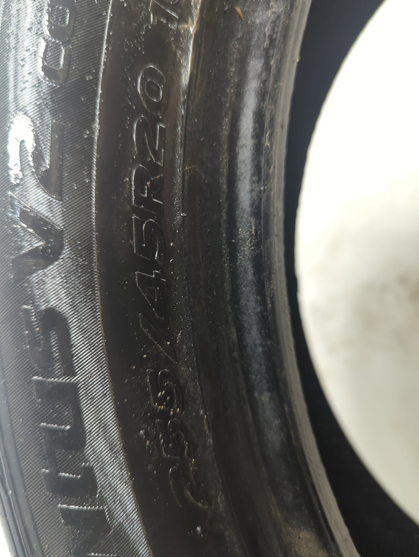 Used Tire 235/45R20 HANKOOK VENTUS V2 CONCEPT2 100V - Tread Depth 9/32 - Oemusedautoparts1.com