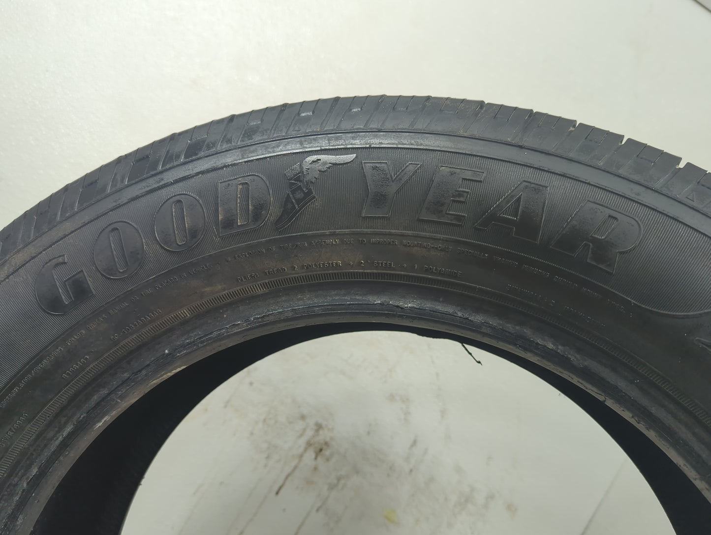 Used Tire 235/60R18 GOODYEAR RELIANT ALL-SEASON 103V - Tread Depth 10/32 - Oemusedautoparts1.com