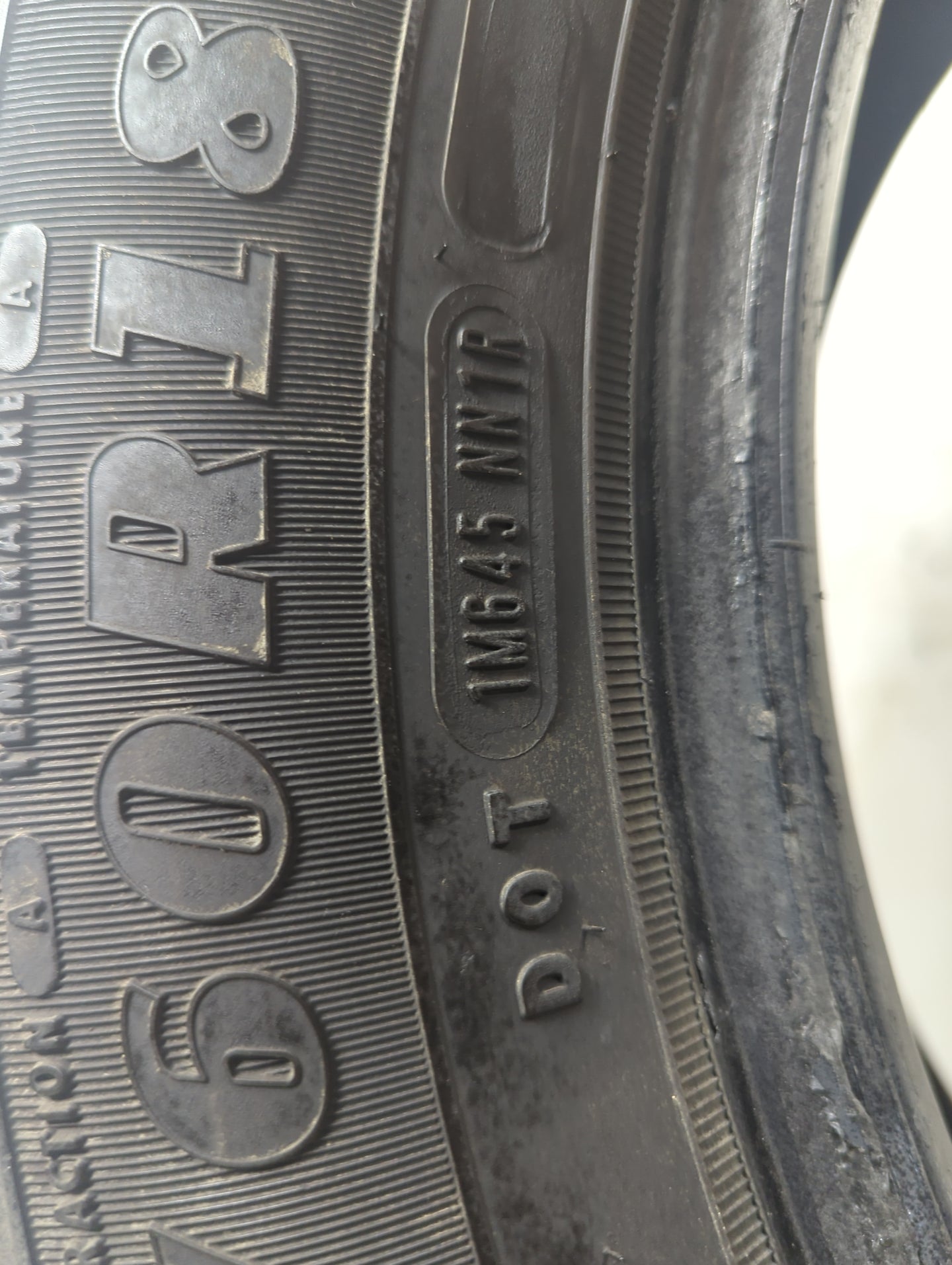 Used Tire 235/60R18 GOODYEAR RELIANT ALL-SEASON 103V - Tread Depth 10/32 - Oemusedautoparts1.com