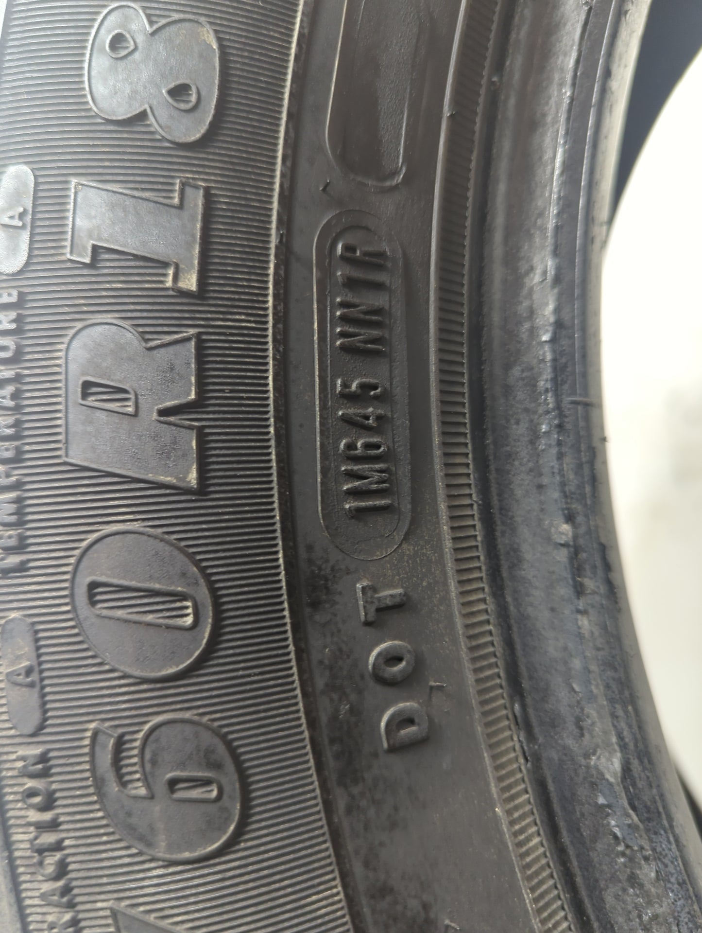 Used Tire 235/60R18 GOODYEAR RELIANT ALL-SEASON 103V - Tread Depth 10/32 - Oemusedautoparts1.com