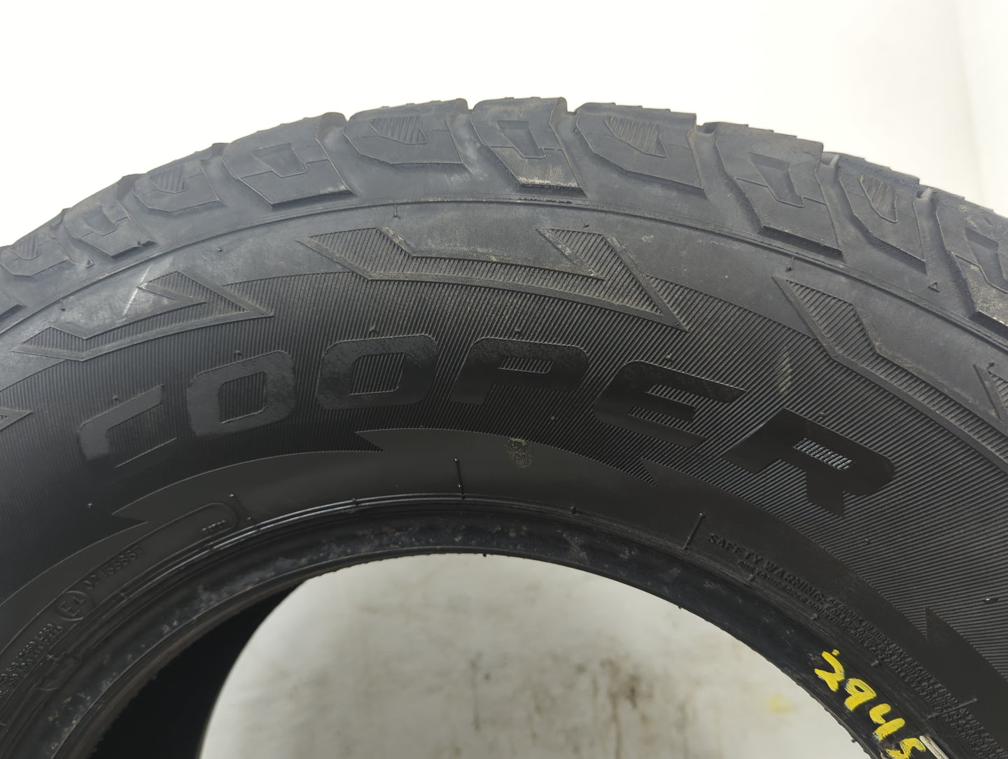 Used Tire 265/70R16 COOPER DISCOVERER AT3 112T - Tread Depth 11/32 - Oemusedautoparts1.com