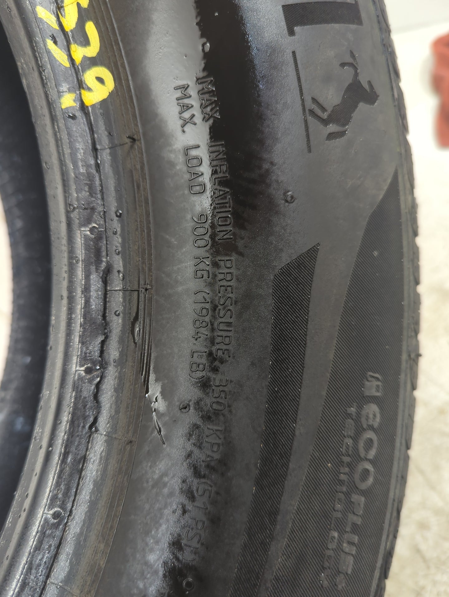 Used Tire 235/65R17 CONTINENTAL CONTROLCONTACT TOUR A/S PLUS 104H - 10/32 - Oemusedautoparts1.com