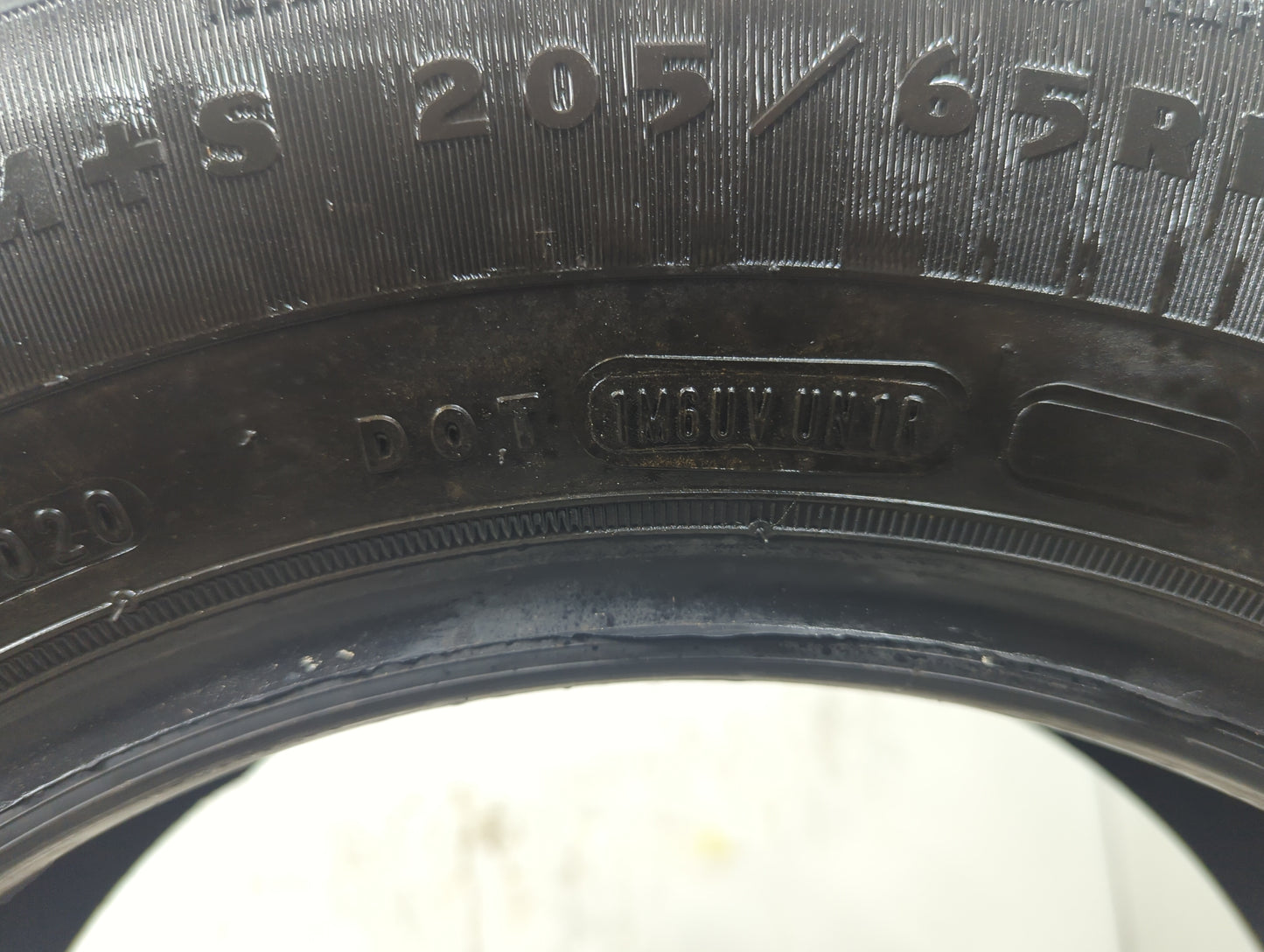 Used Tire 205/65R15 DOUGLAS TOURING A/S 94H - Tread Depth 9/32 - Oemusedautoparts1.com