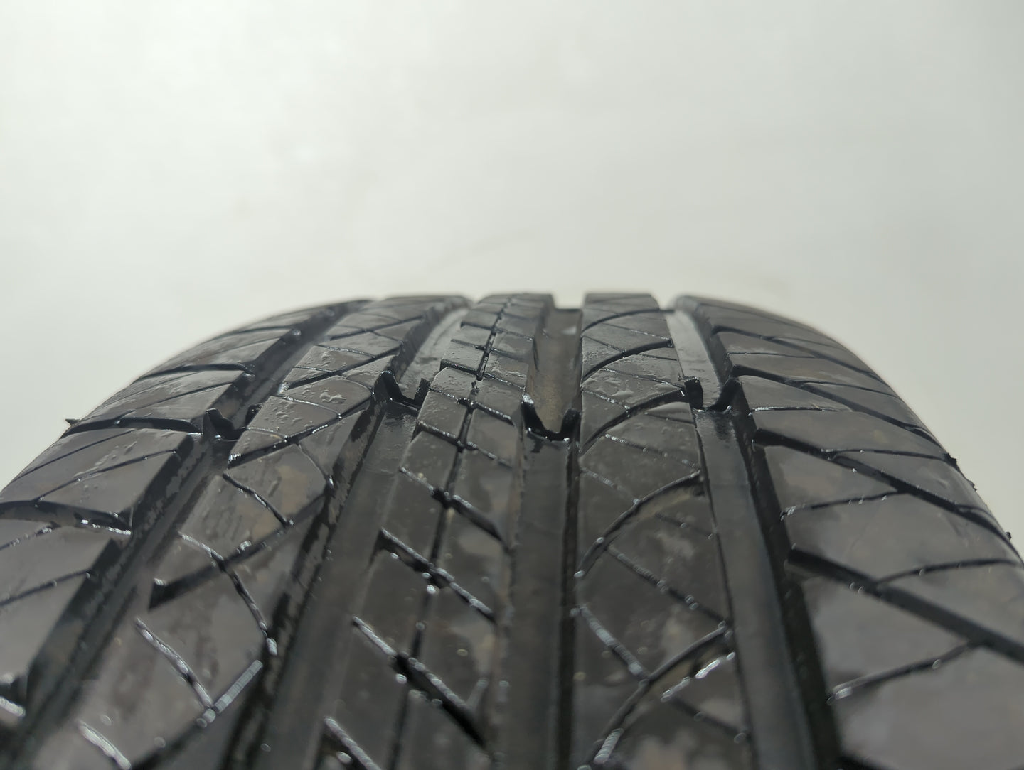 Used Tire 205/65R15 DOUGLAS TOURING A/S 94H - Tread Depth 9/32 - Oemusedautoparts1.com