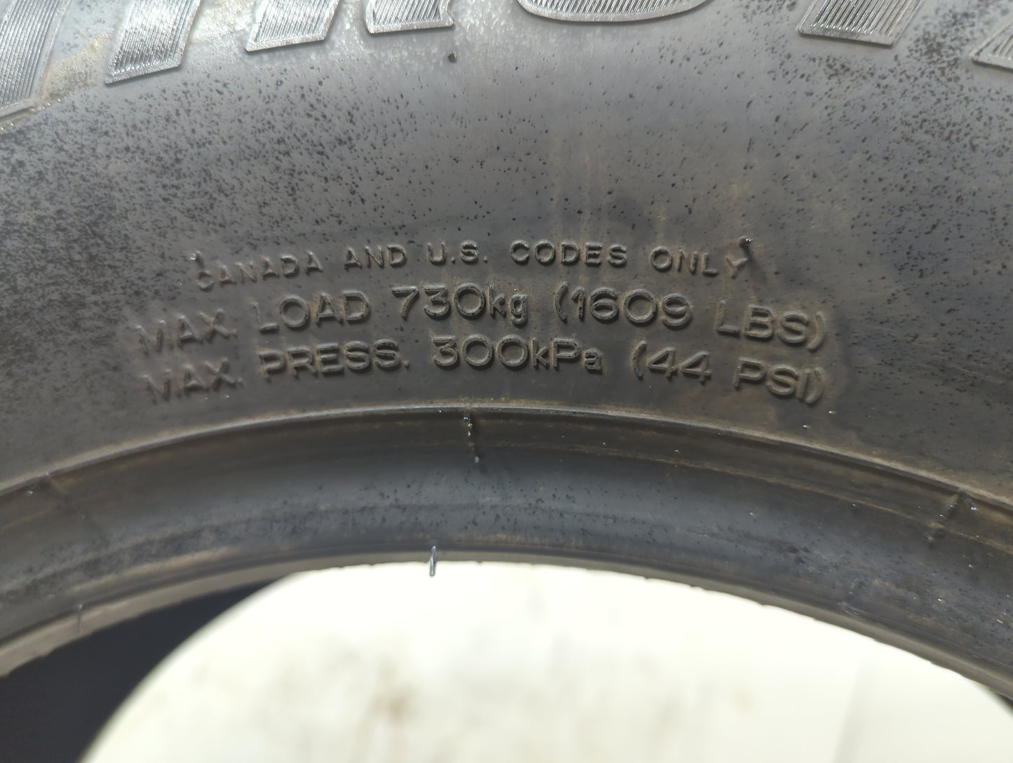 Used Tire 205/70R16 UNIROYAL TIGER PAW TOURING A/S 97H - Tread Depth 9/32 - Oemusedautoparts1.com