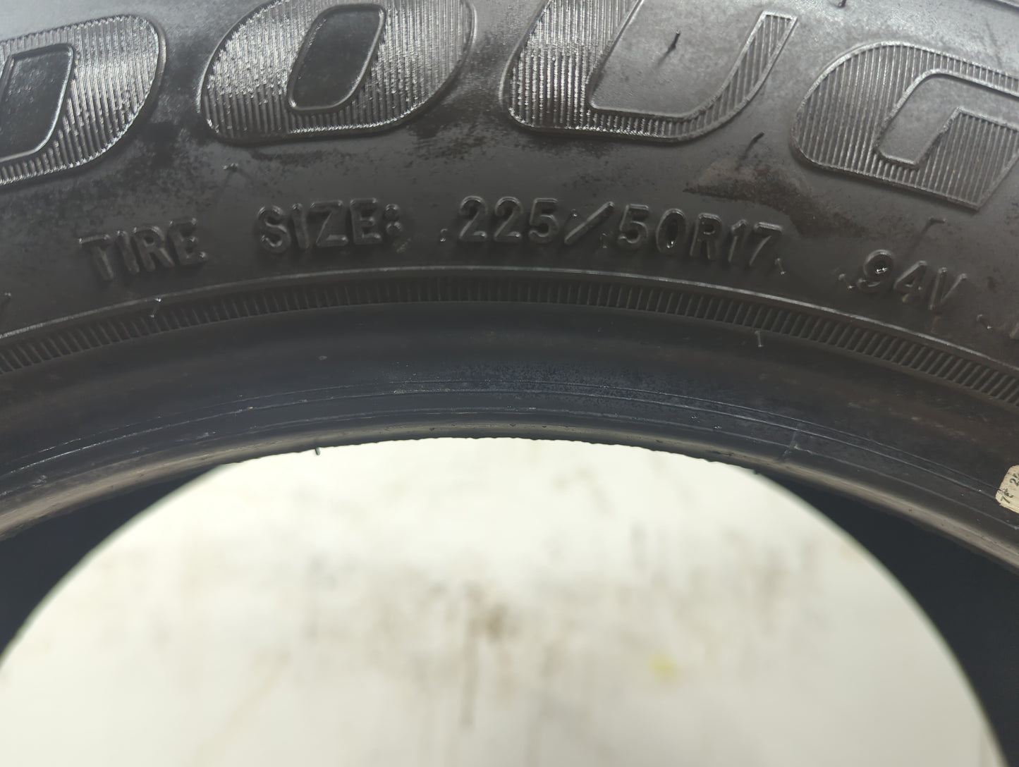 Used Tire 225/50R17 DOUGLAS TOURING A/S 94V - Tread Depth 8/32 - Oemusedautoparts1.com